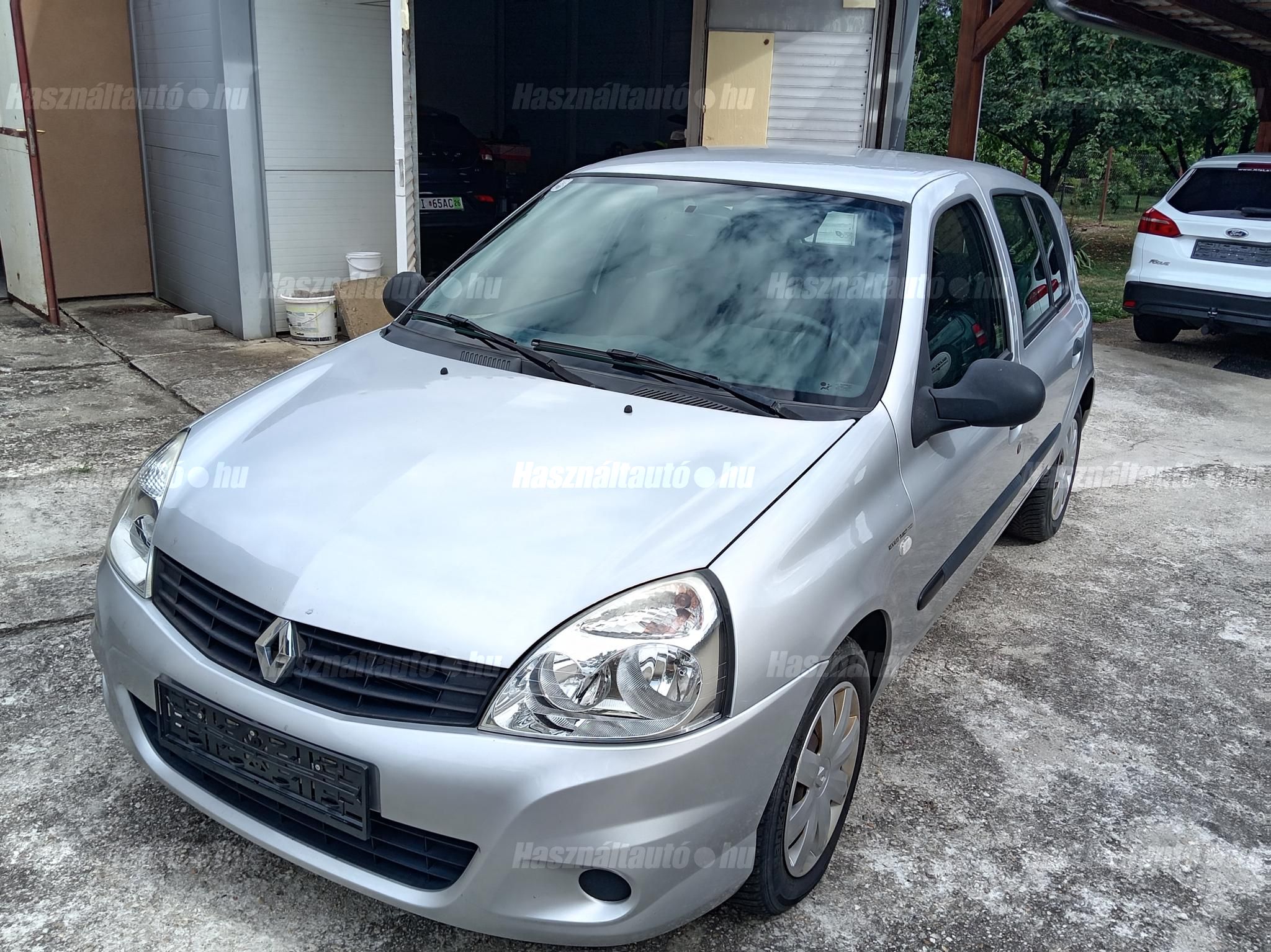 RENAULT CLIO 2010/2 - 1