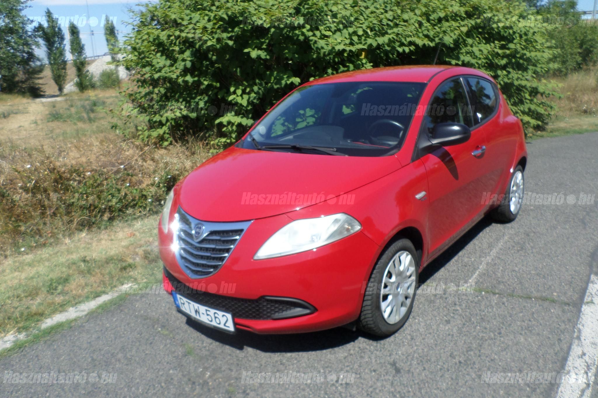 LANCIA YPSILON 2012/3 - 1