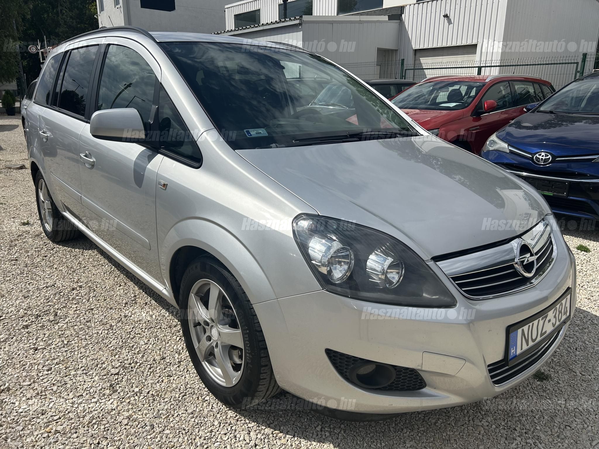 OPEL ZAFIRA B 2013/4 - 1