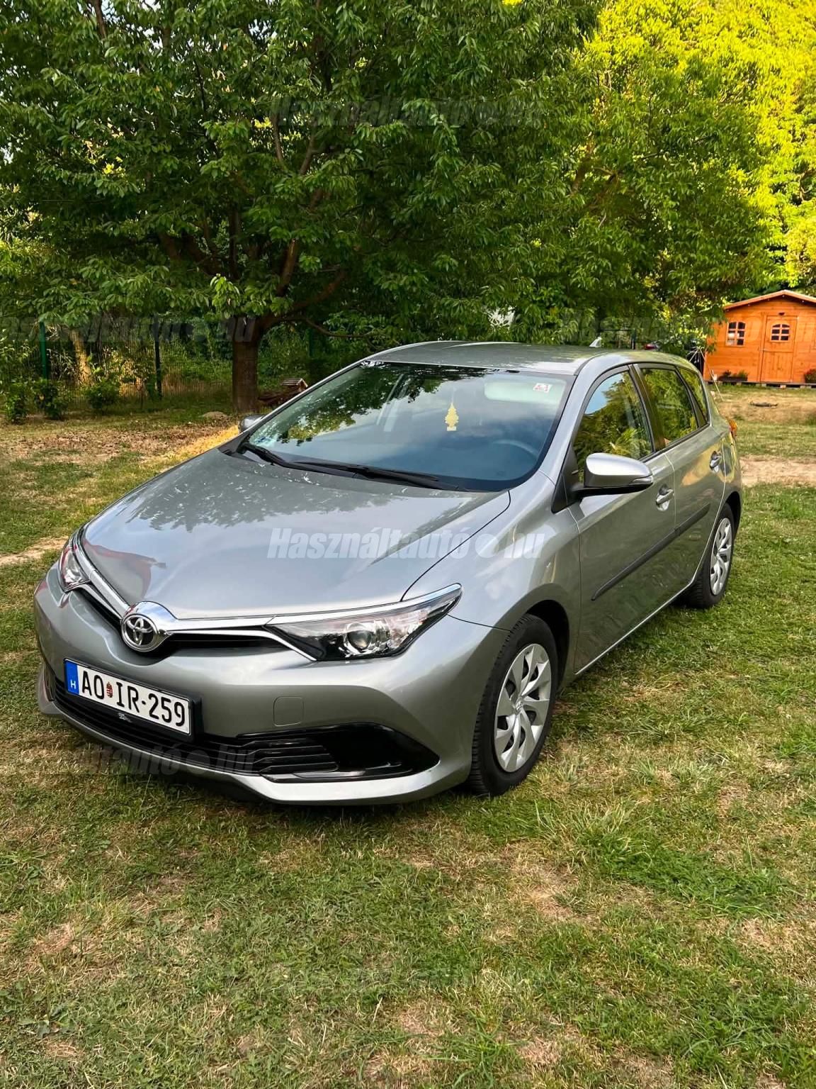 TOYOTA AURIS 2016/2 - 1