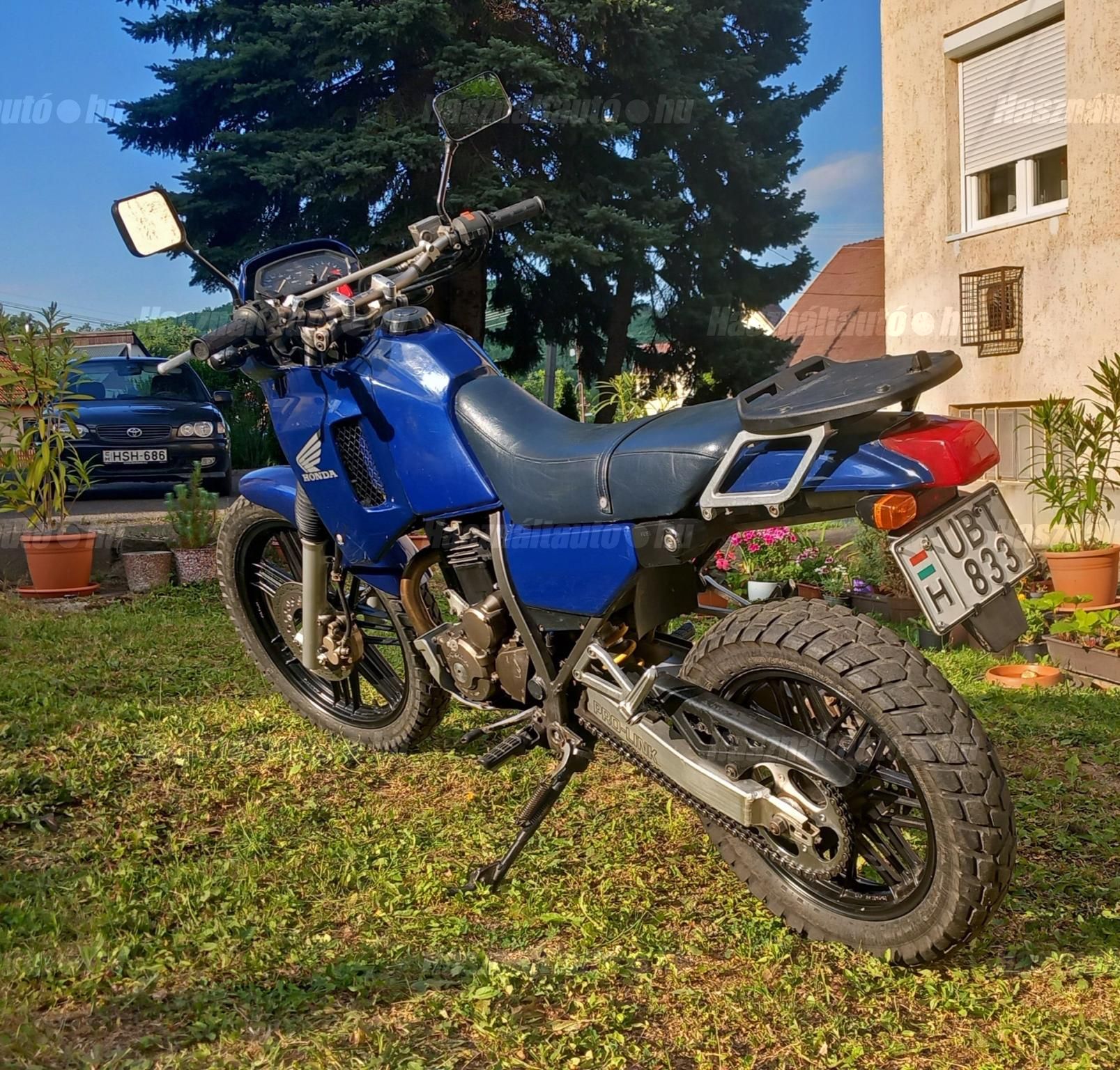 AX1