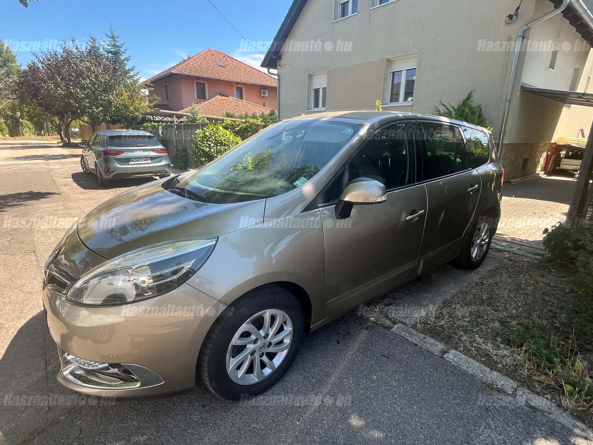 RENAULT GRAND SCENIC 2013/10 - 1