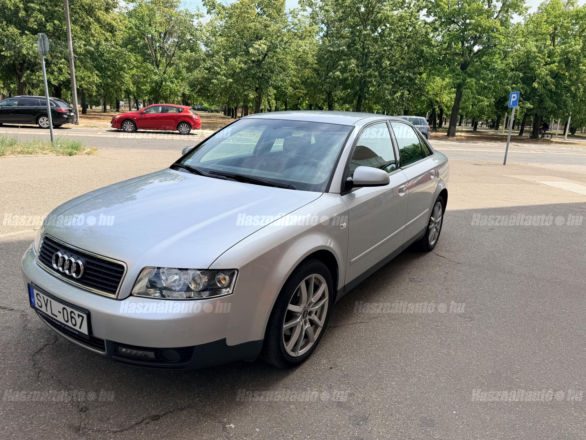 AUDI A4 2002/2 - 1