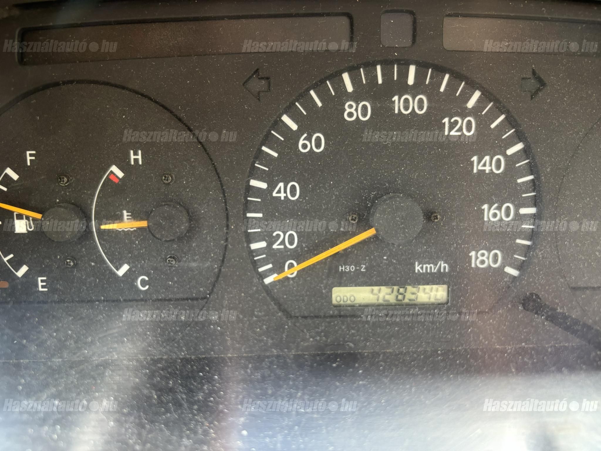 TOYOTA HIACE 2002/7 - 1