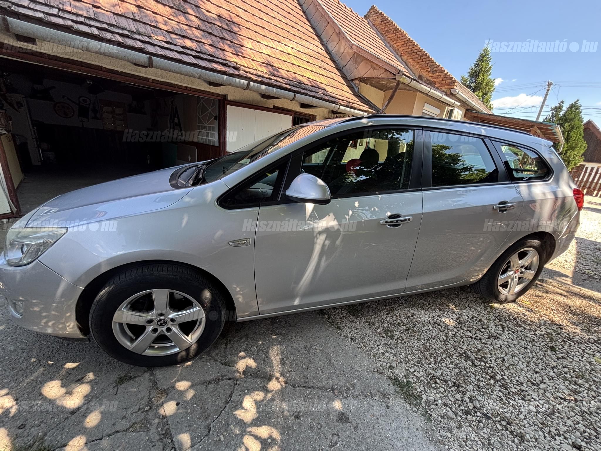 OPEL ASTRA J 2012/3 - 1