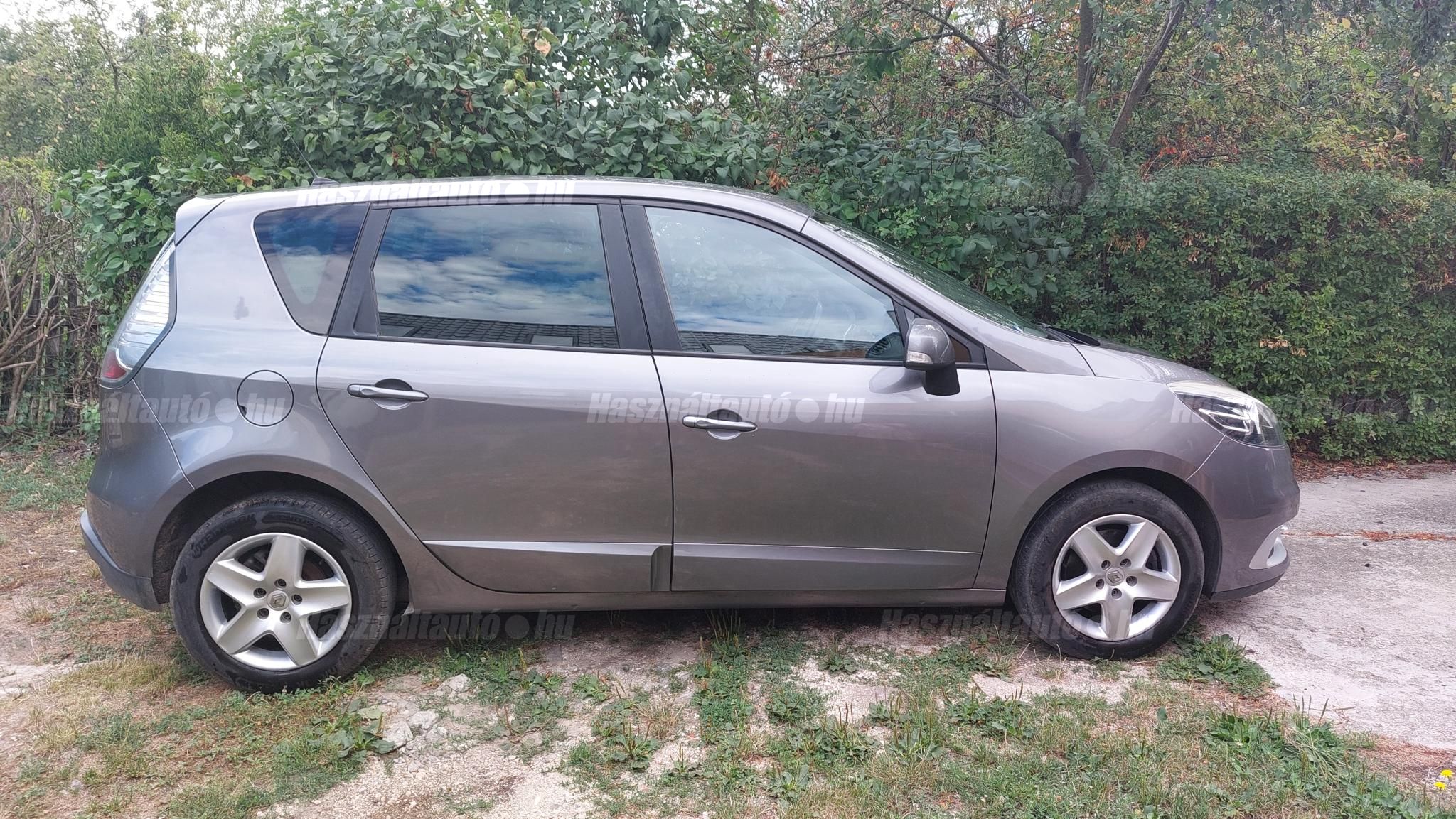 RENAULT SCENIC 2012/8 - 1