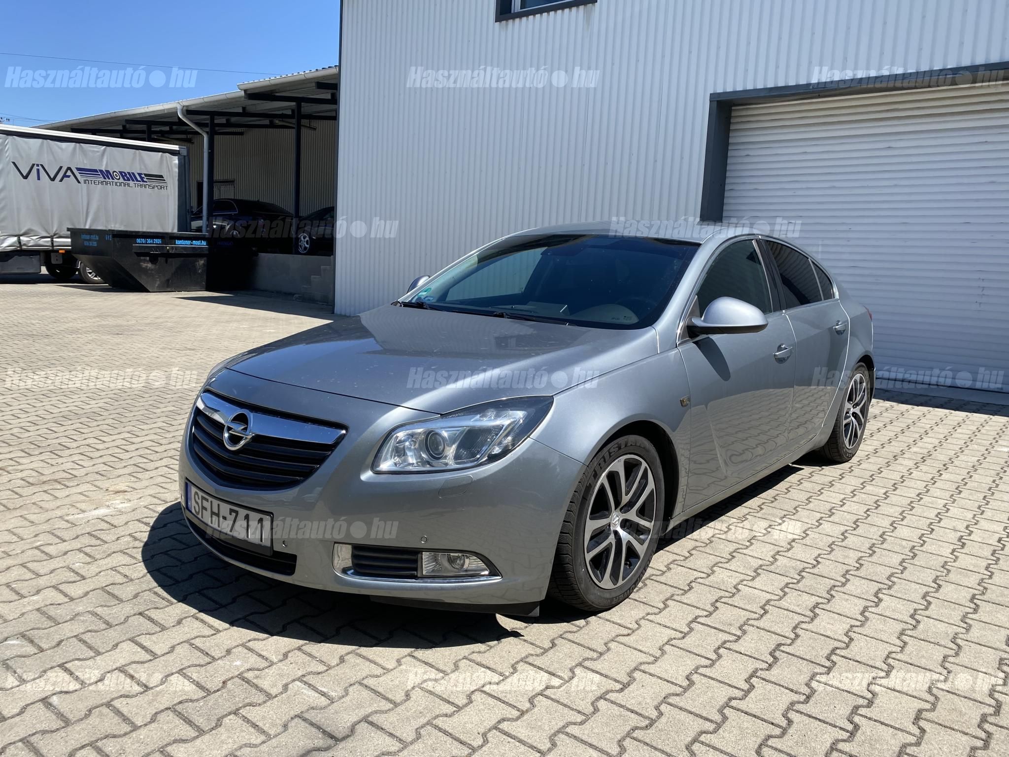 OPEL INSIGNIA 2010/1 - 1
