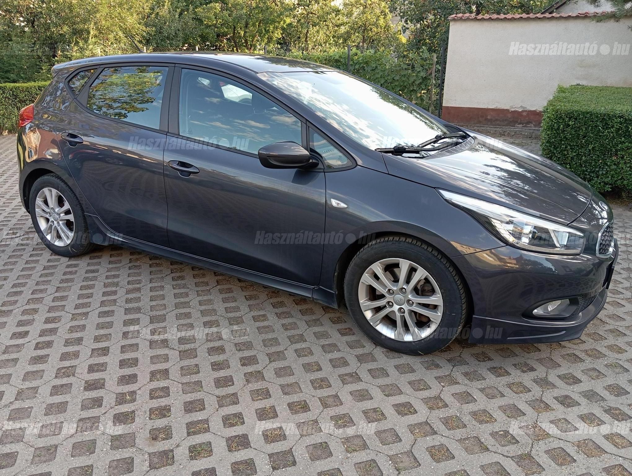 KIA CEE'D 2013/11 - 1