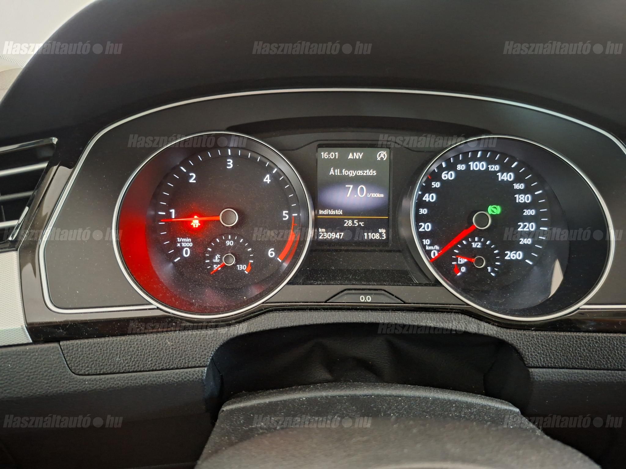 VOLKSWAGEN PASSAT VIII 2016/7 - 1