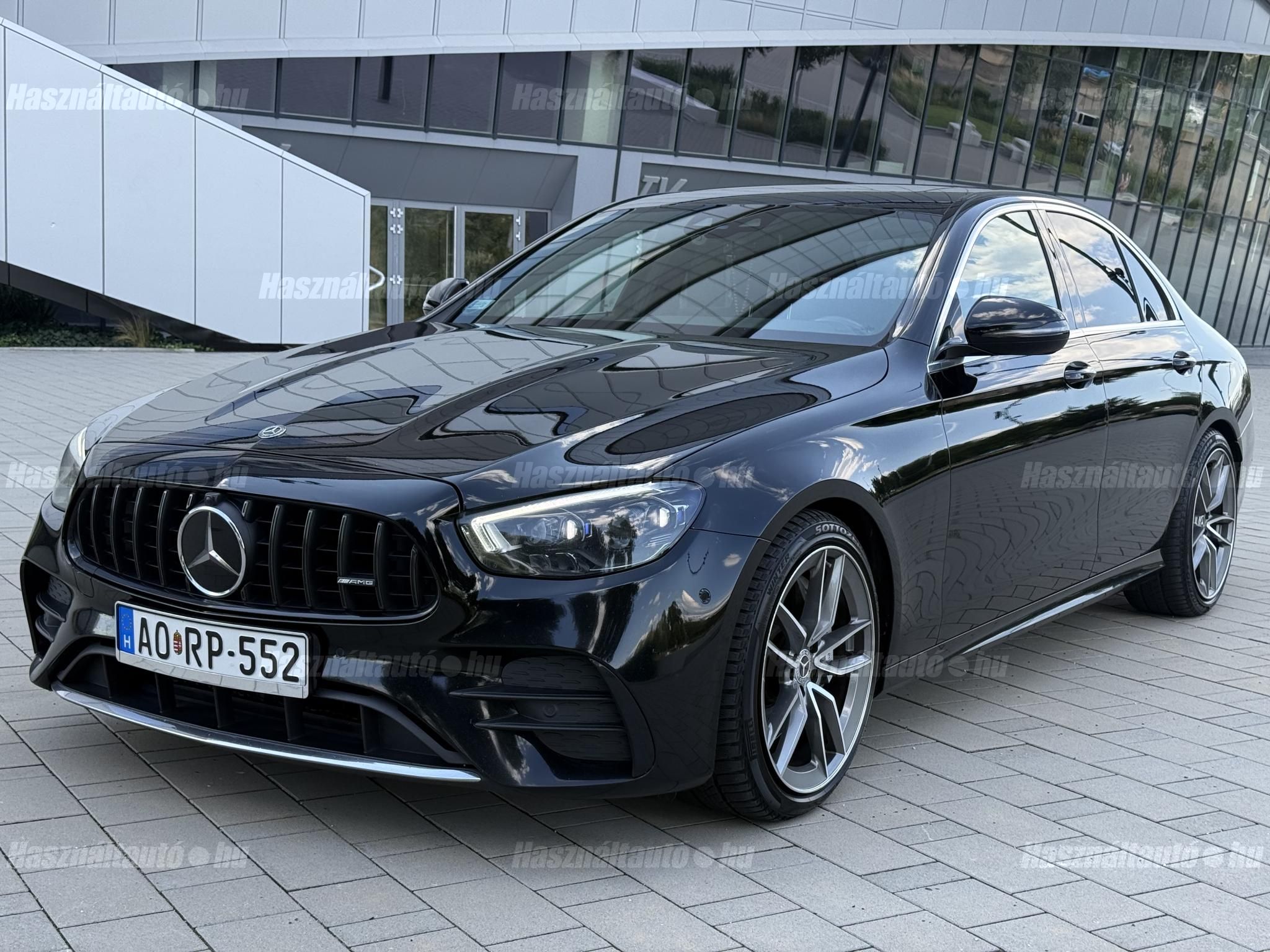 MERCEDES-BENZ E 400 2023/4 - 1