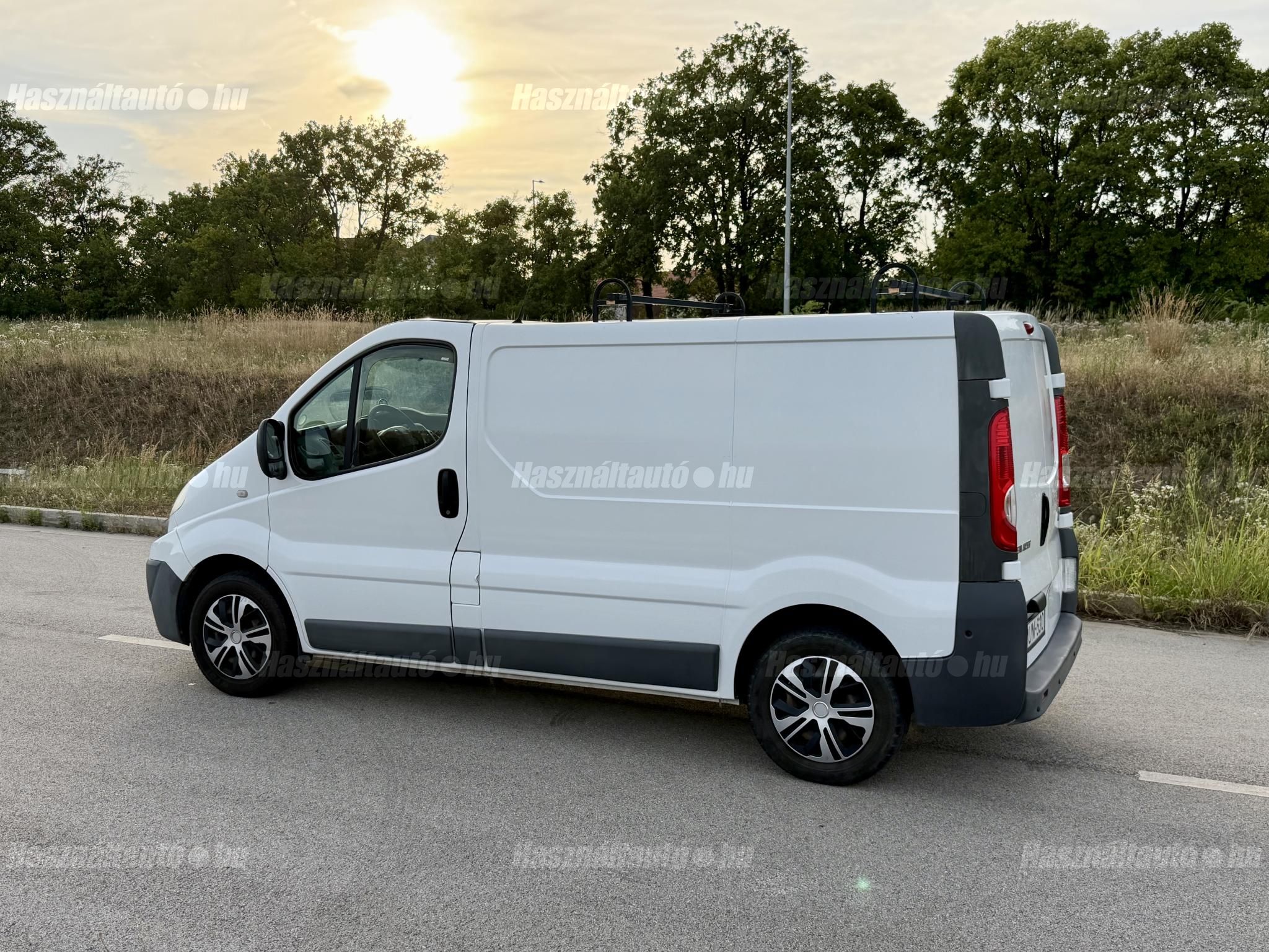 RENAULT TRAFIC 2014/4 - 1
