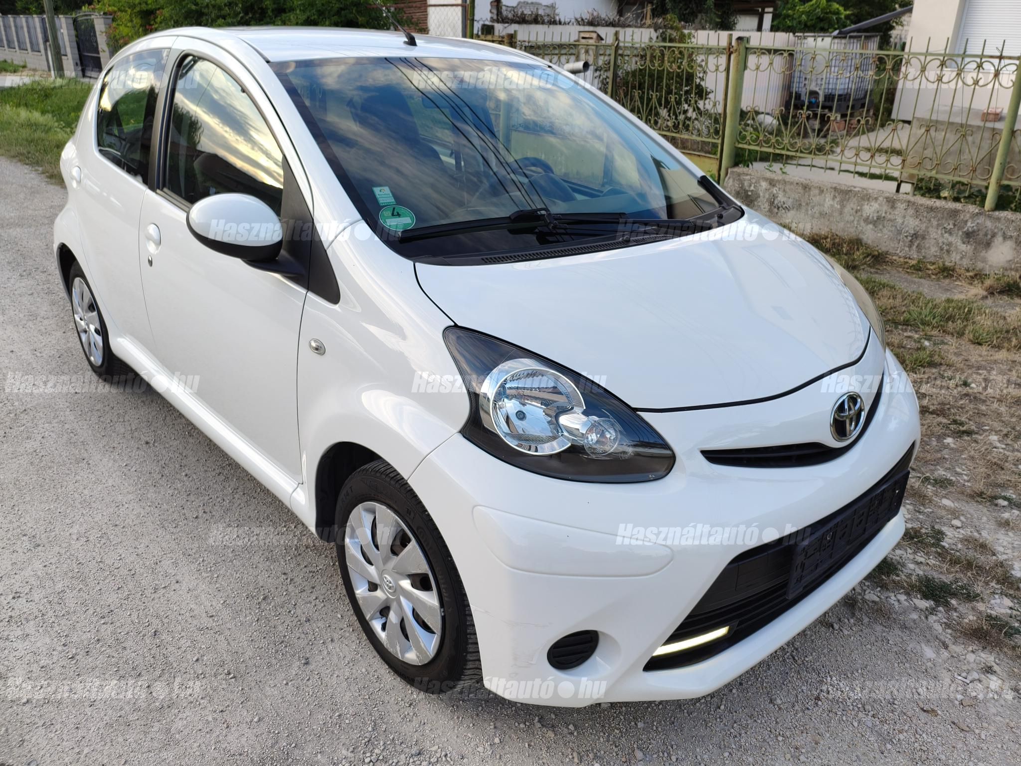 TOYOTA AYGO 2012/12 - 1