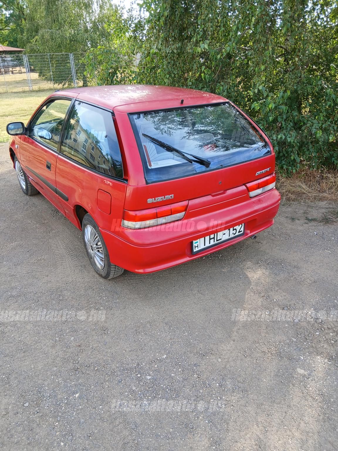 SUZUKI SWIFT 2002/10 - 1