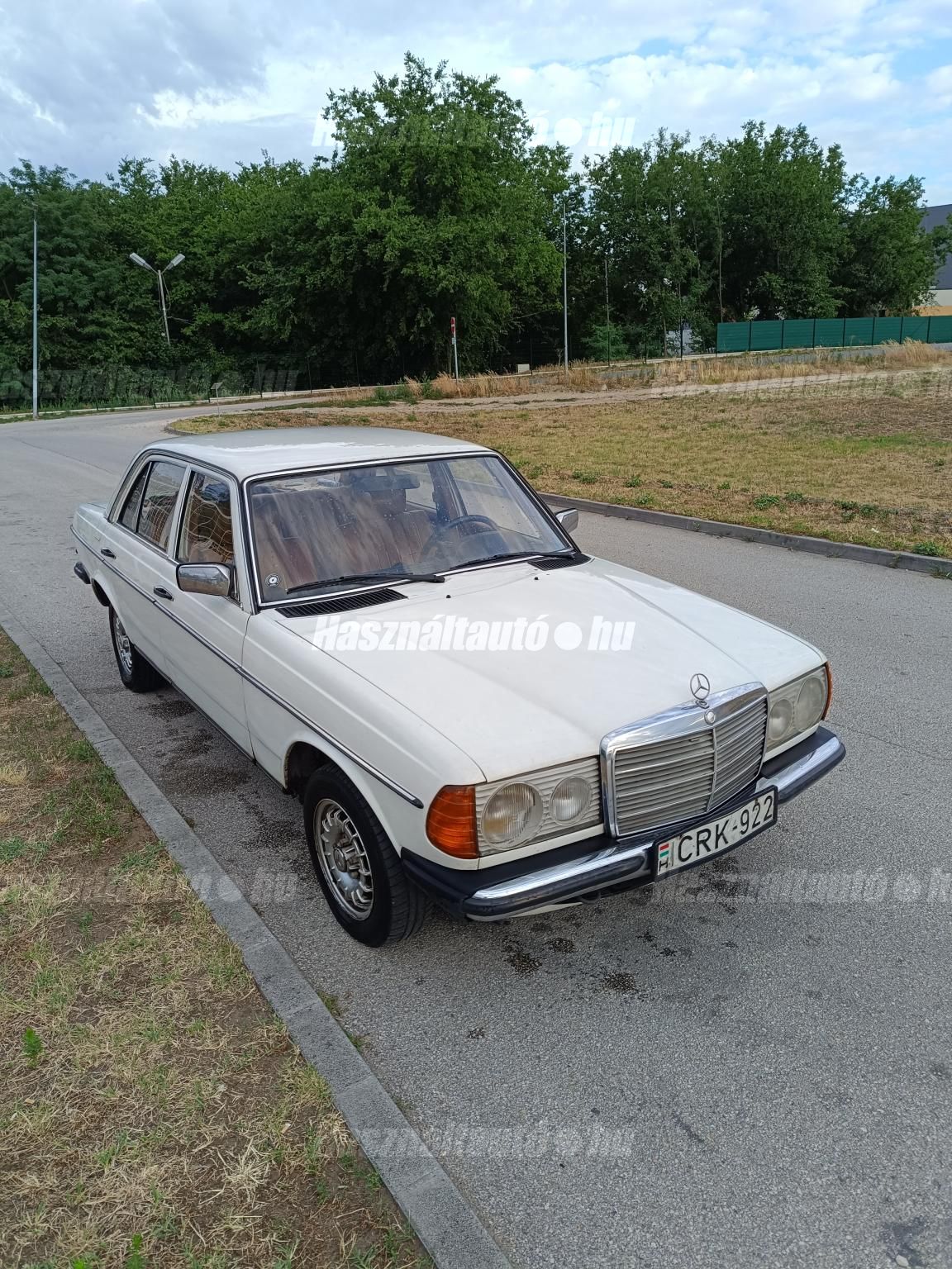 MERCEDES-BENZ W 123 1979/10 - 1