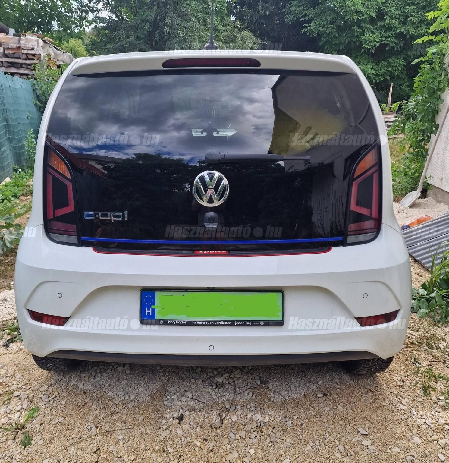VOLKSWAGEN UP 2018/6 - 1