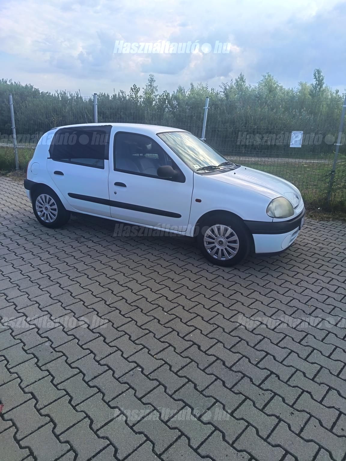 RENAULT CLIO 2001/2 - 1