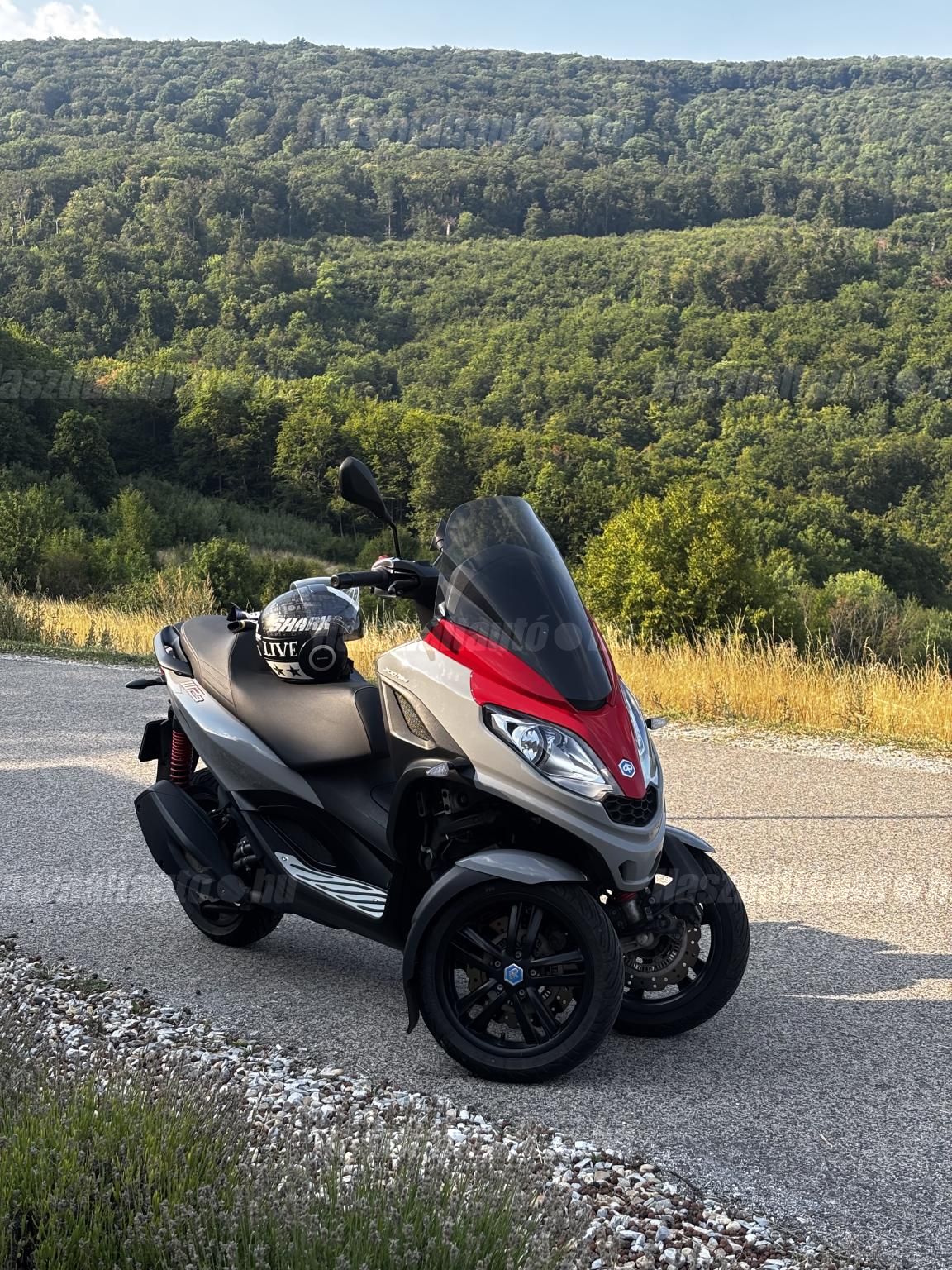 PIAGGIO MP3 300 2019/8 - 1