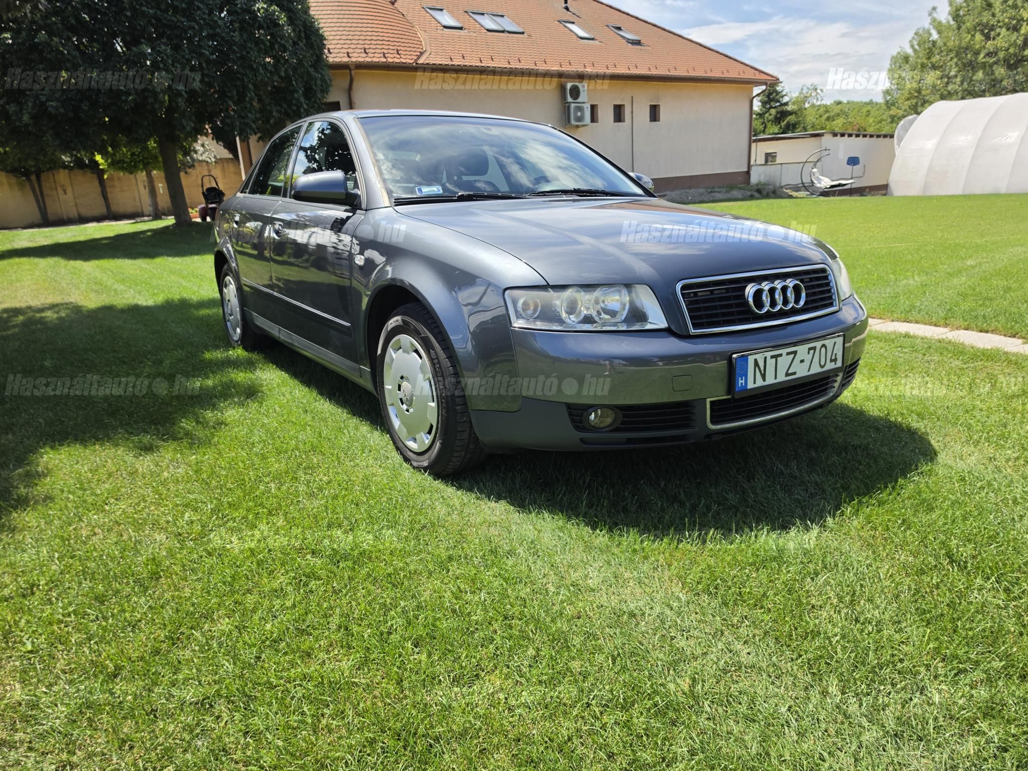 AUDI A4 2003/7 - 1