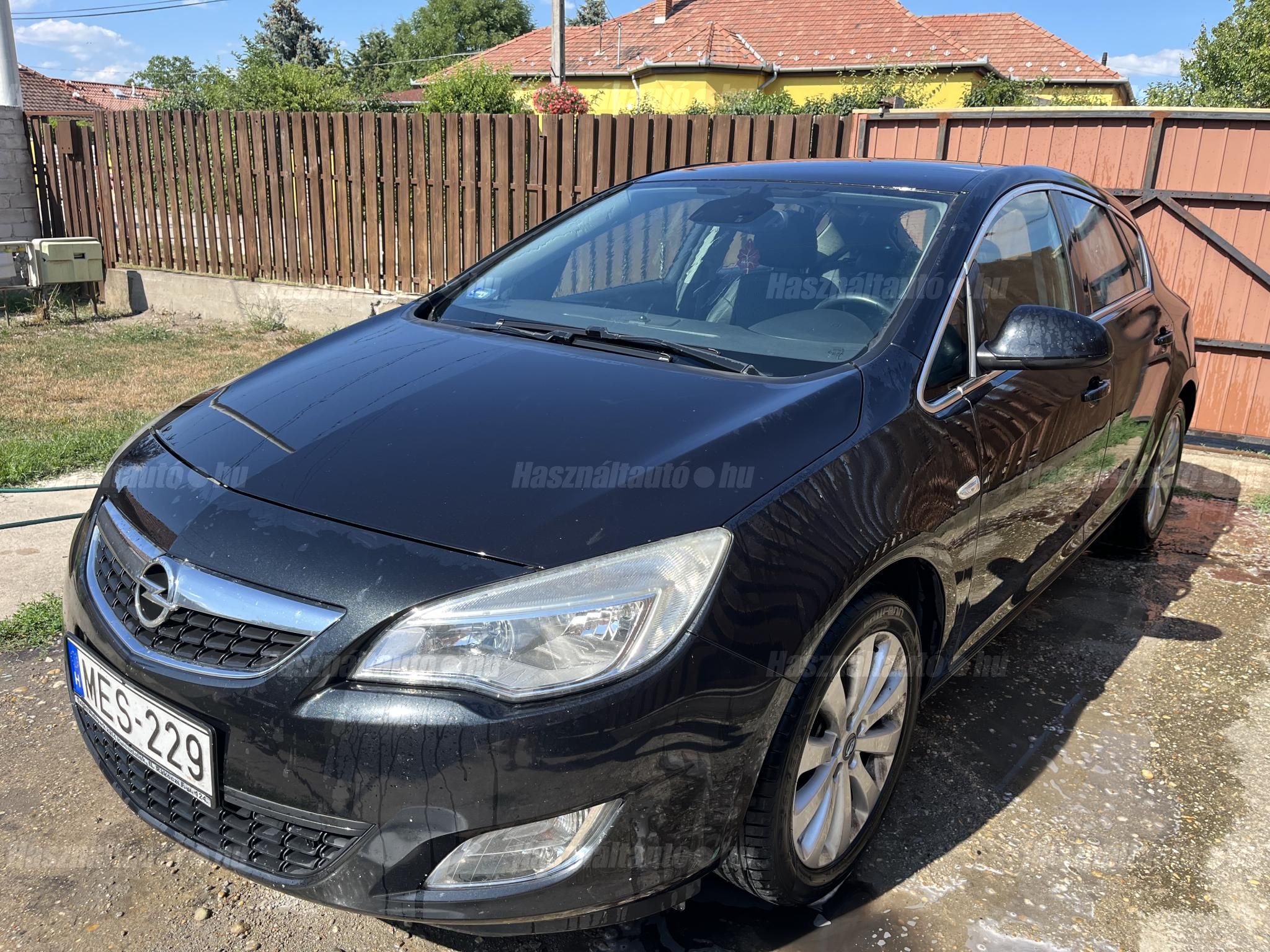 OPEL ASTRA J 2012 - 1