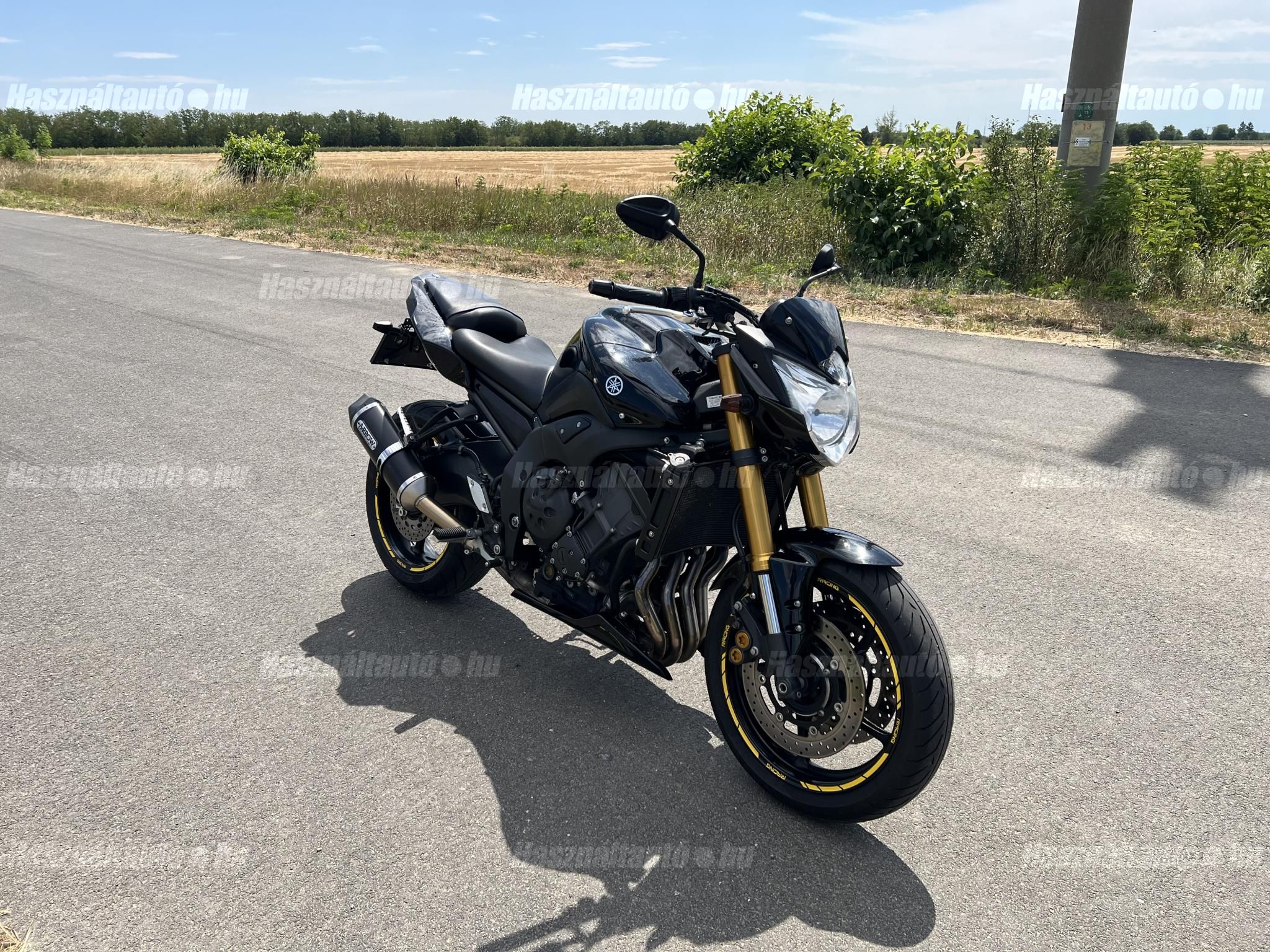 YAMAHA FZ8-N 2013/11 - 1