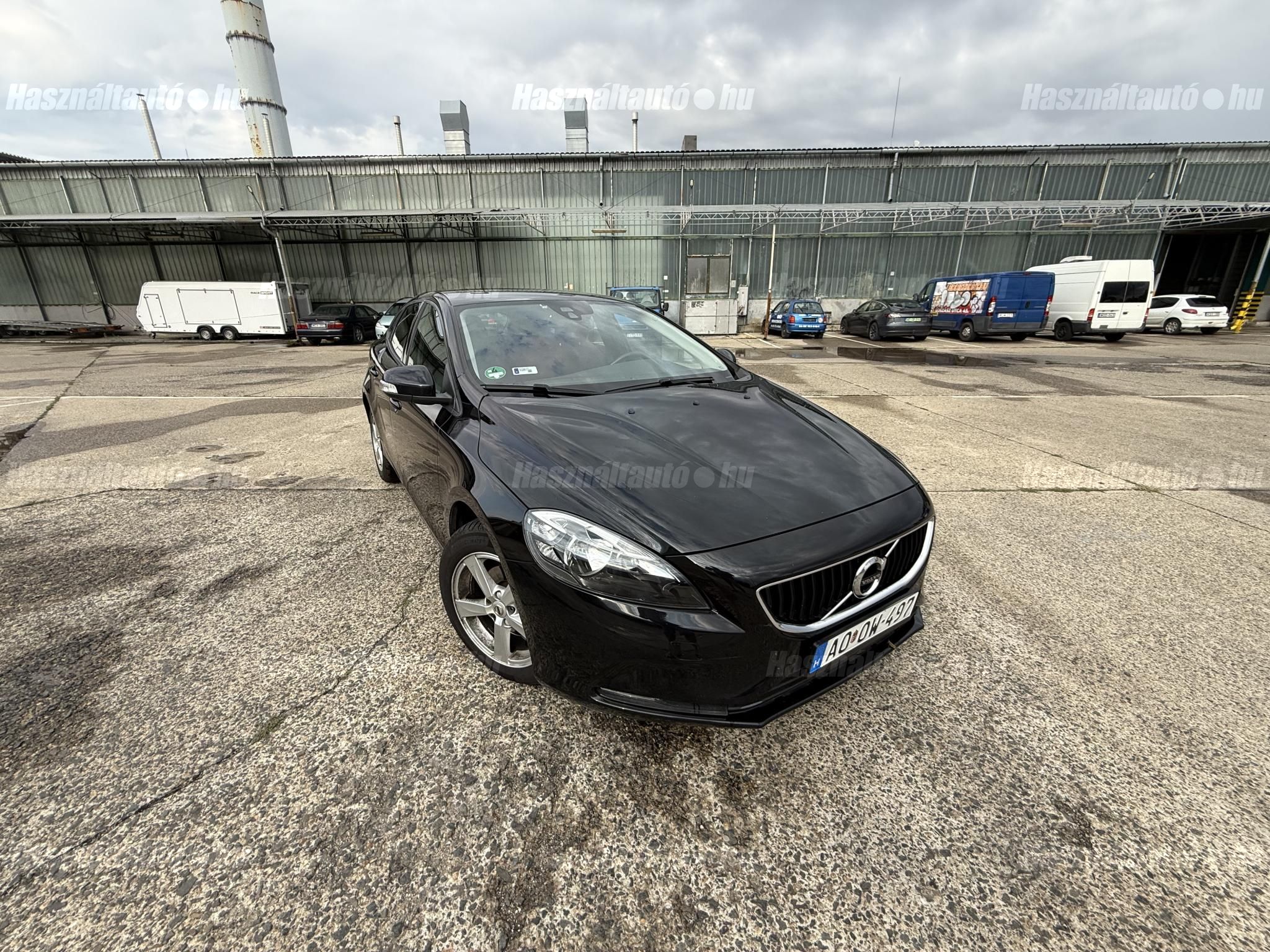 VOLVO V40 2017/6 - 1