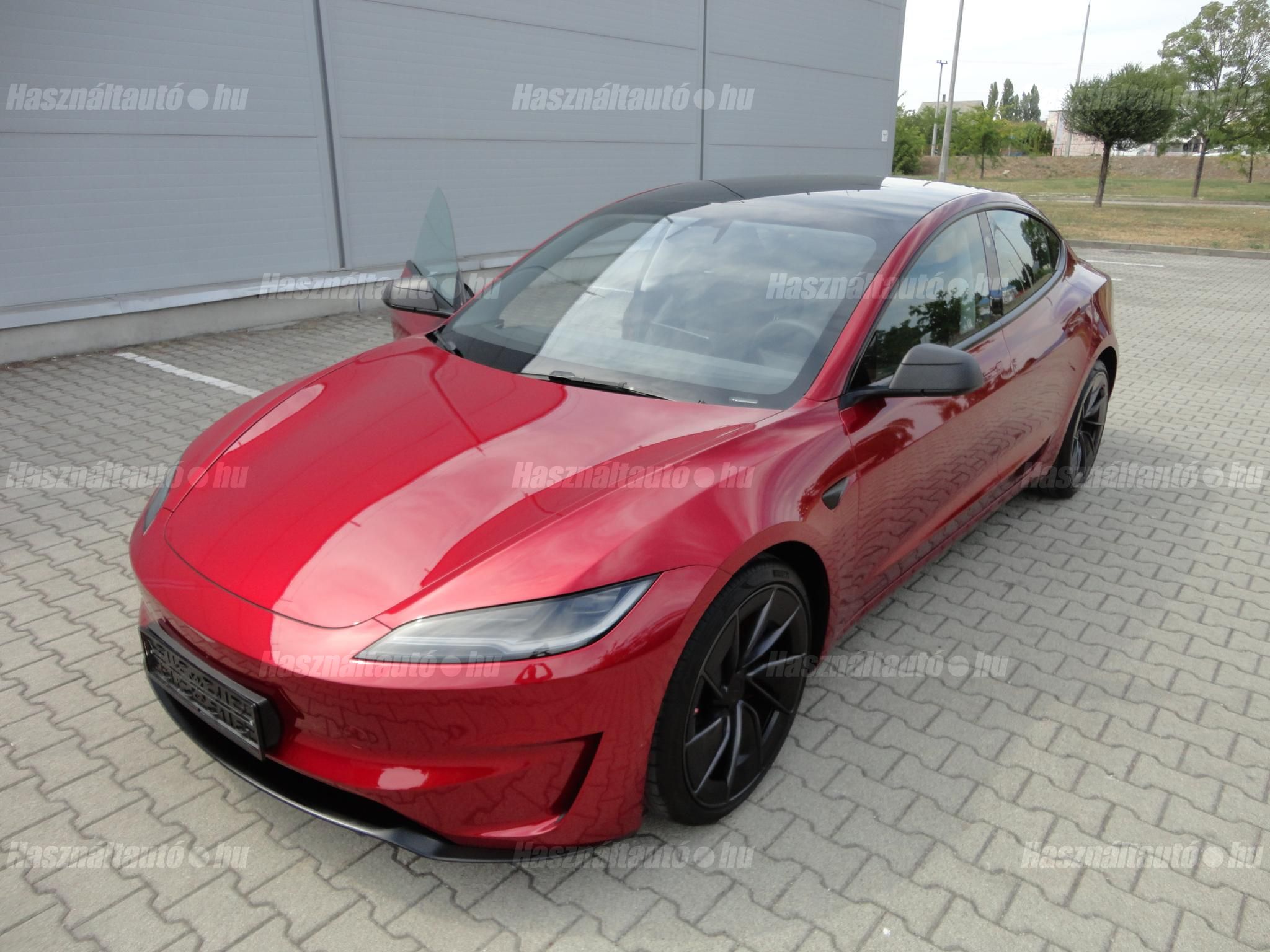 TESLA MODEL 3 2024/8 - 1