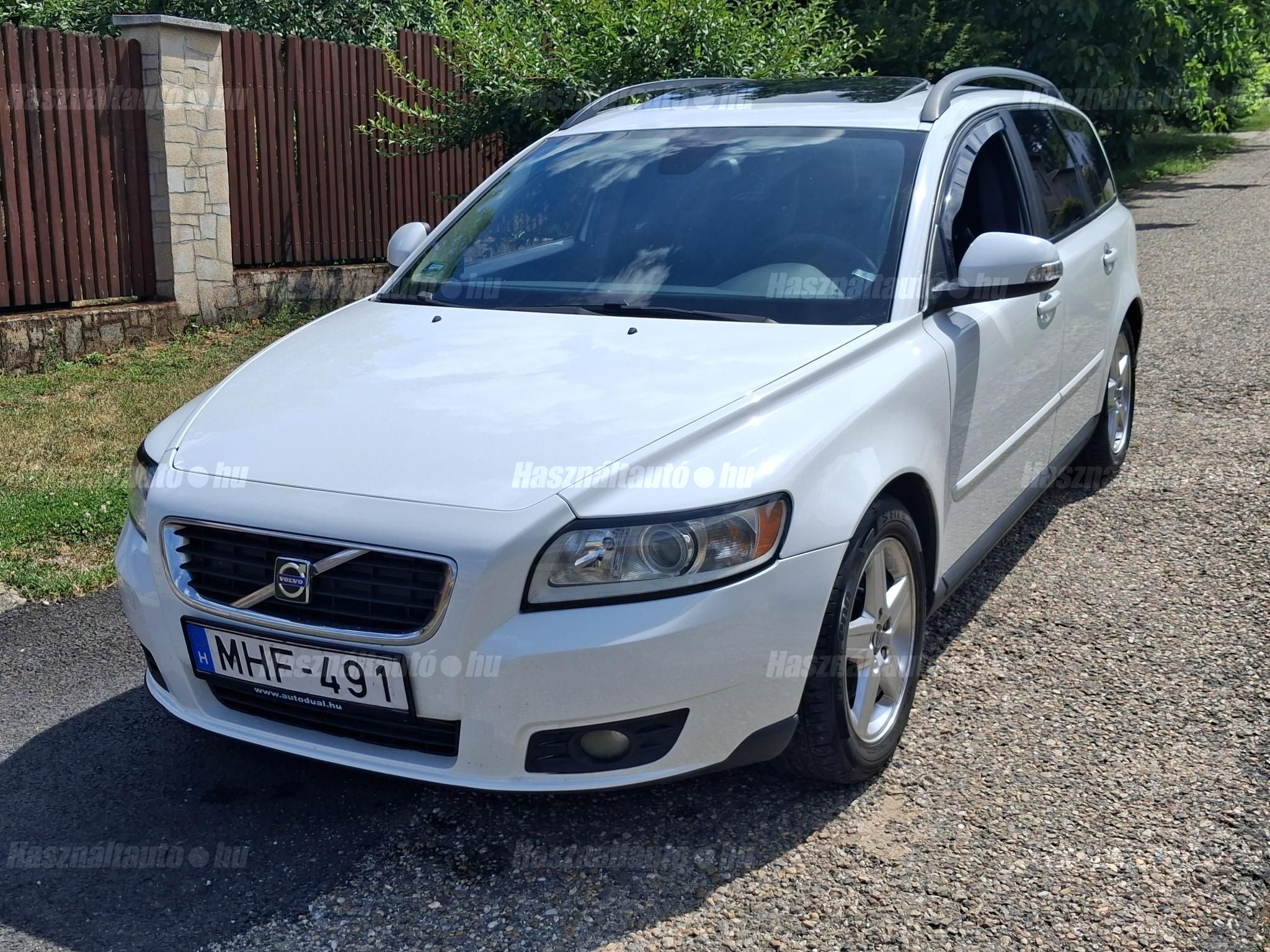 VOLVO V50 2010 - 1