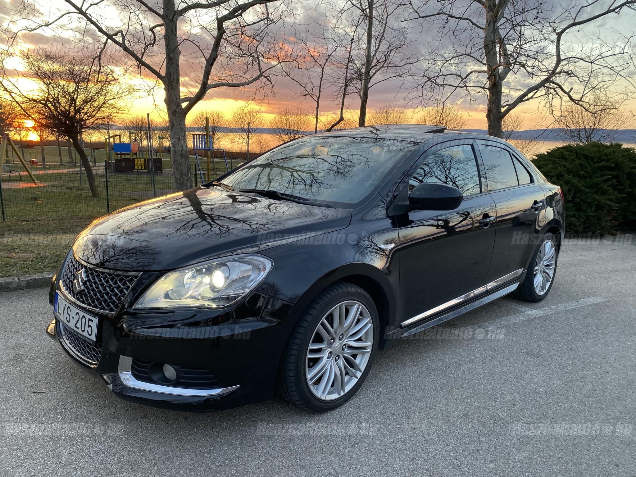 SUZUKI KIZASHI 2011/1 - 1