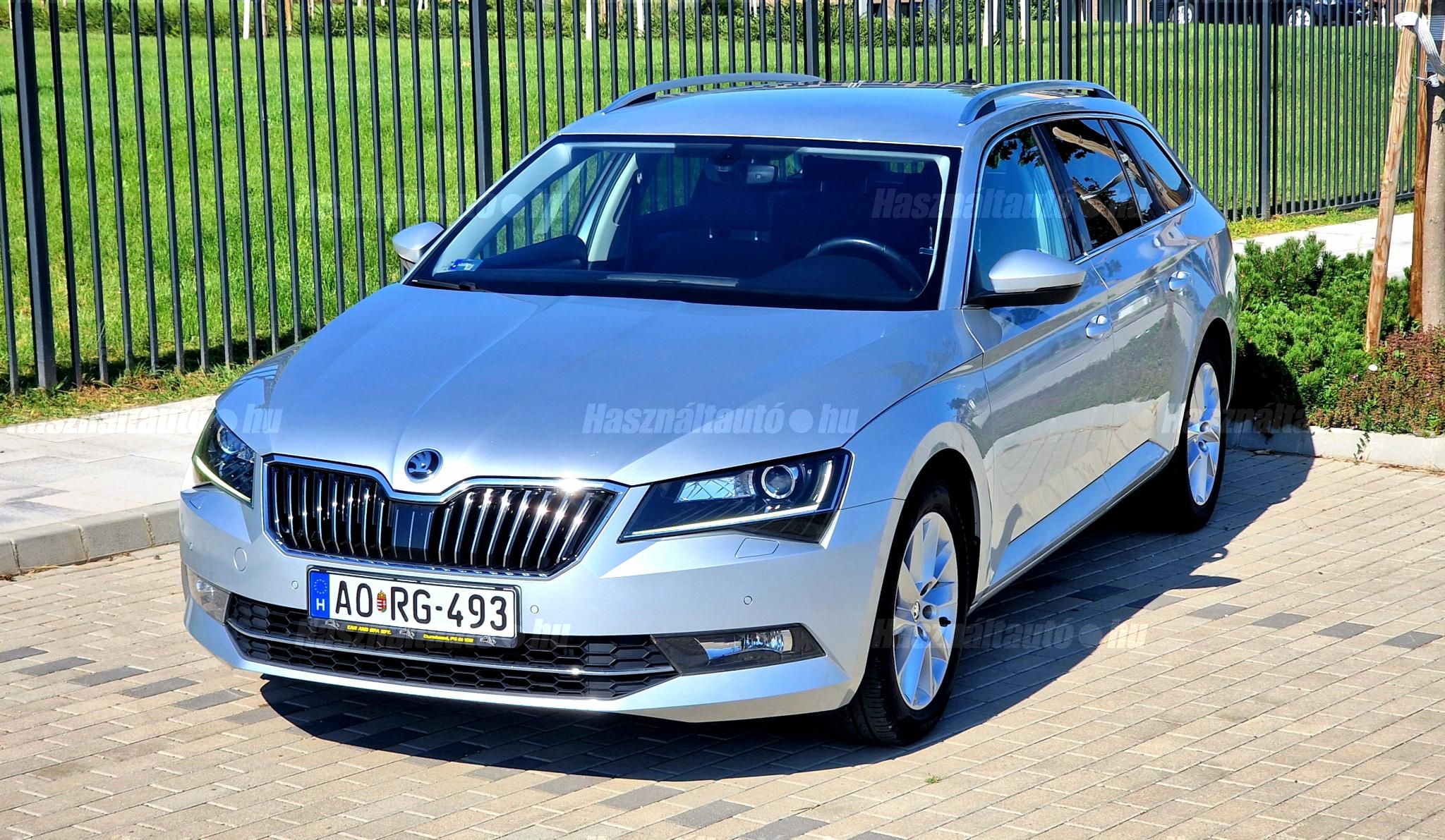 SKODA SUPERB 2017/12 - 1