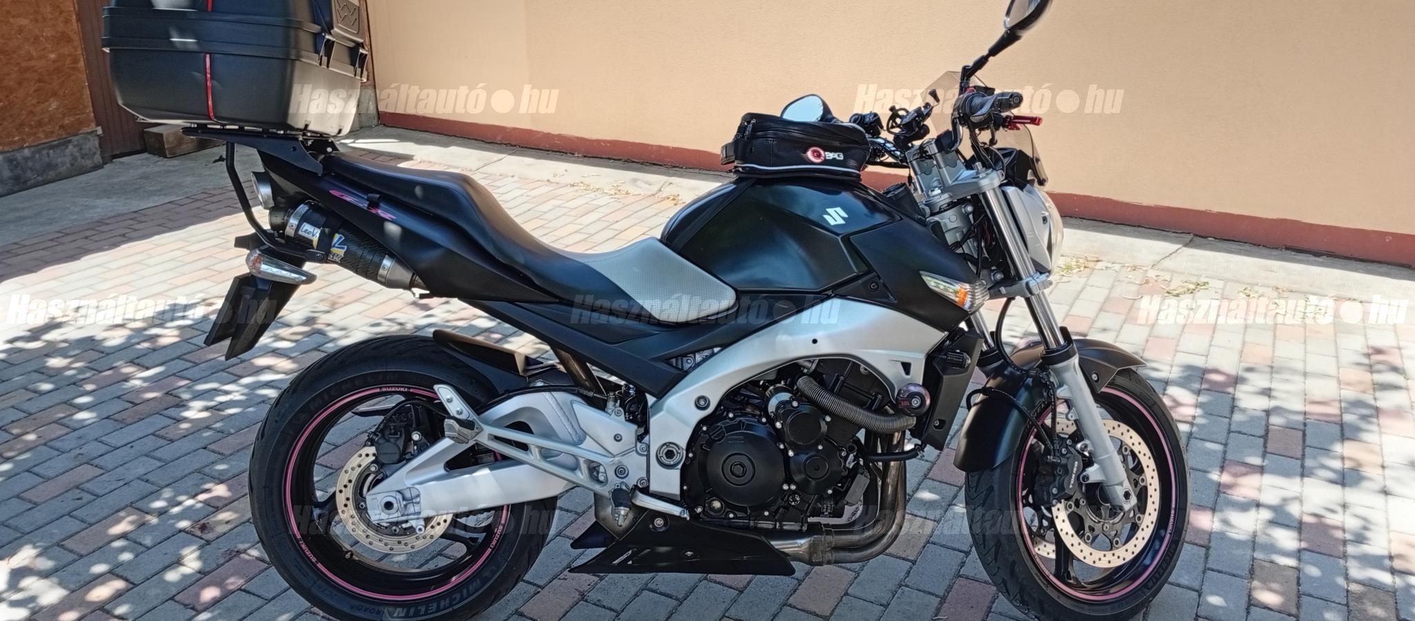 SUZUKI GSR 600 2006/7 - 1