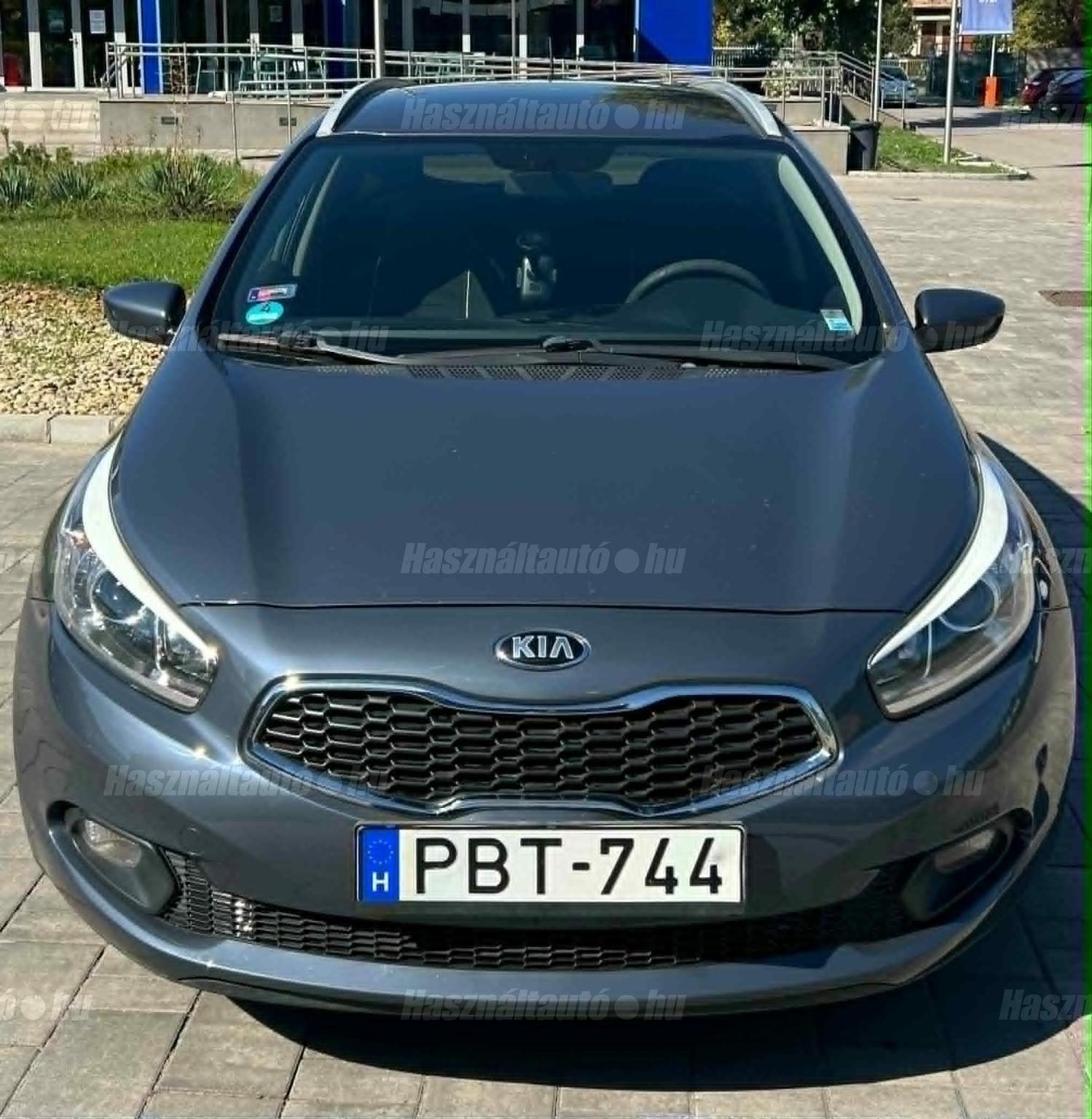 KIA CEE'D 2013/6 - 1