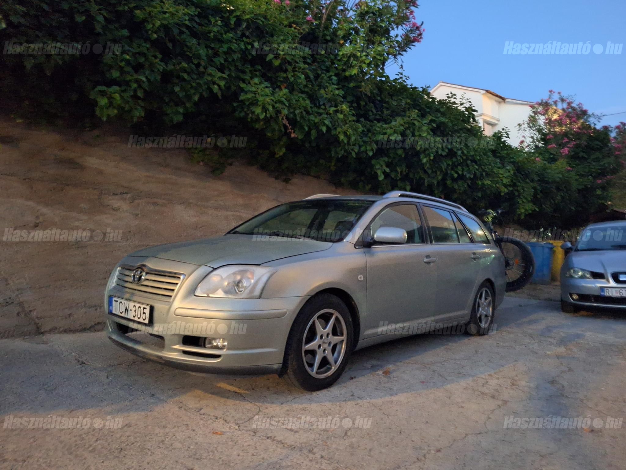 TOYOTA AVENSIS 2004/6 - 1