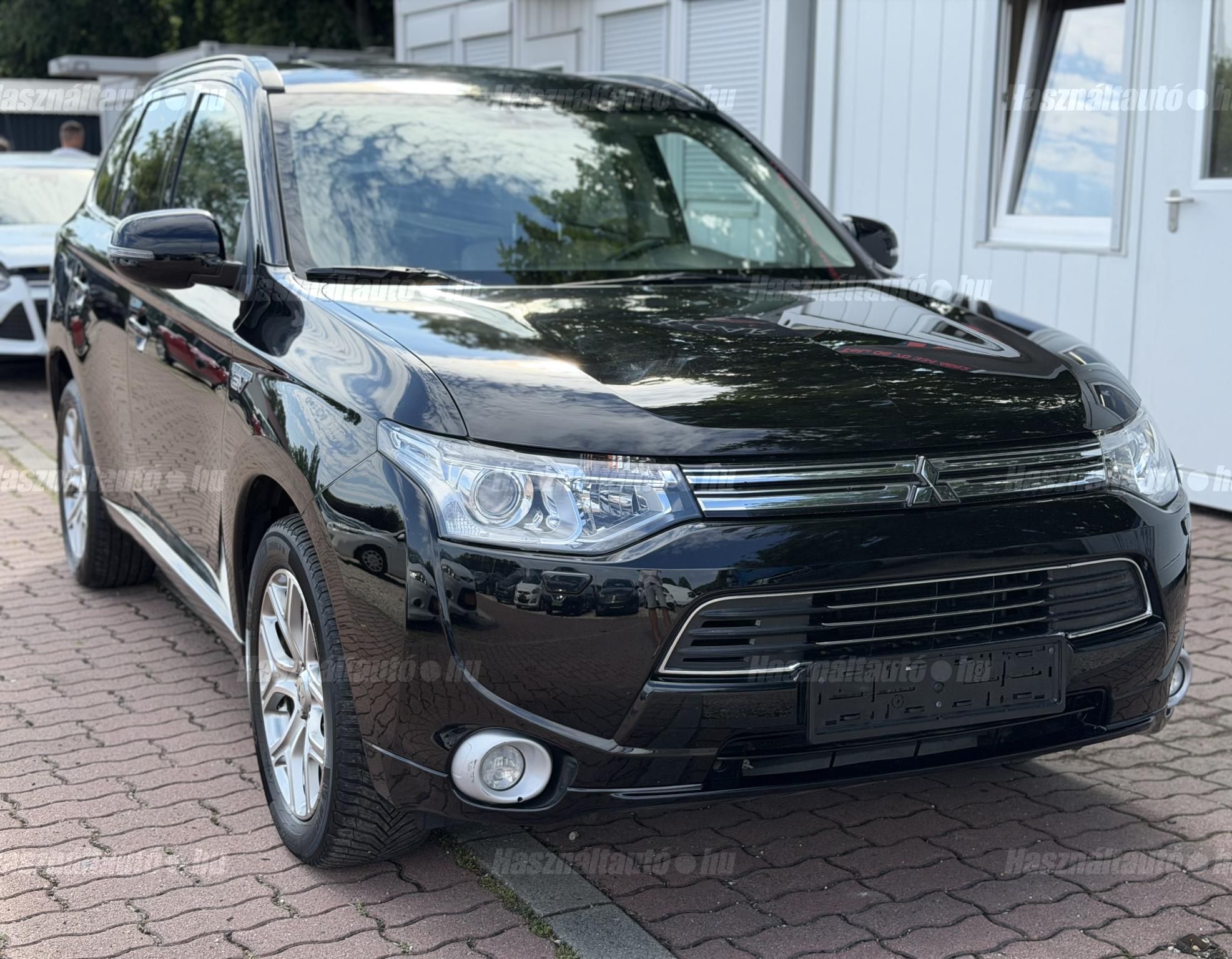 MITSUBISHI OUTLANDER 2013/12 - 1