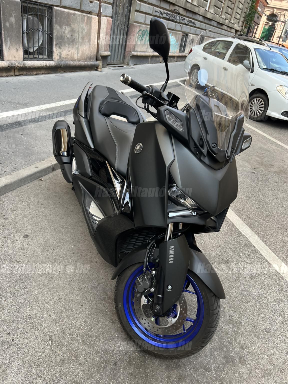 YAMAHA X-MAX 300 2026 - 1
