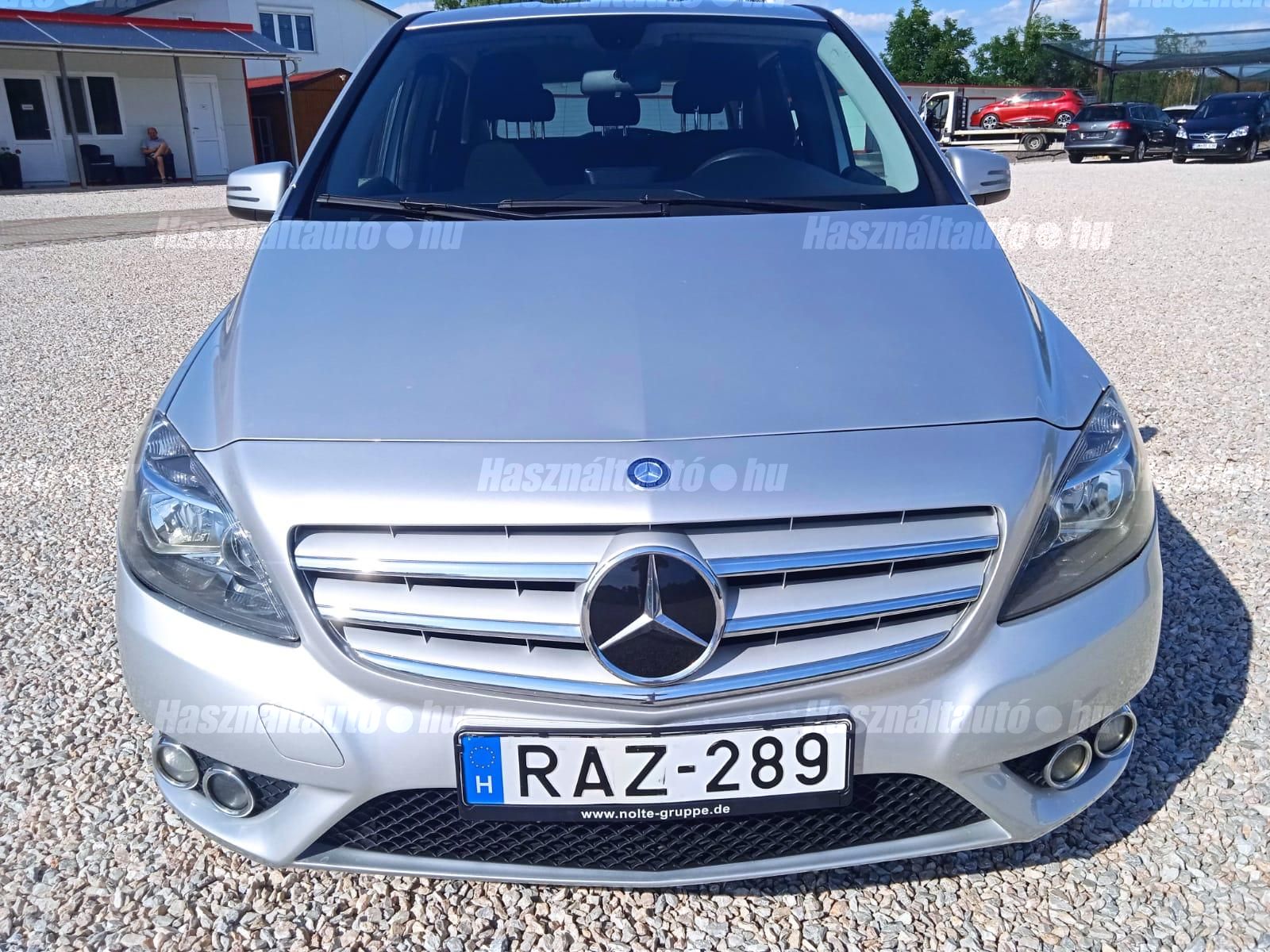MERCEDES-BENZ B 180 2014/1 - 1