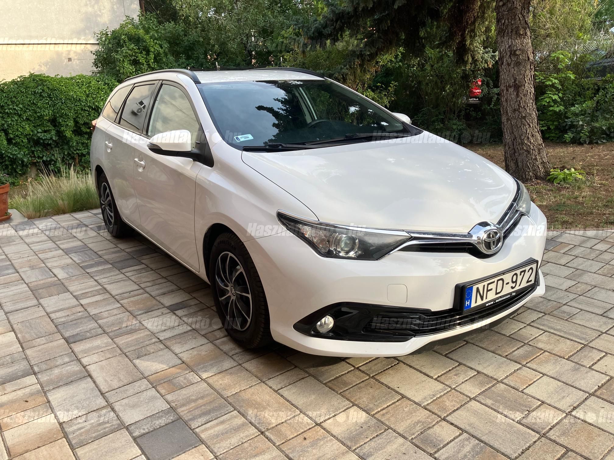 TOYOTA AURIS 2015/9 - 1