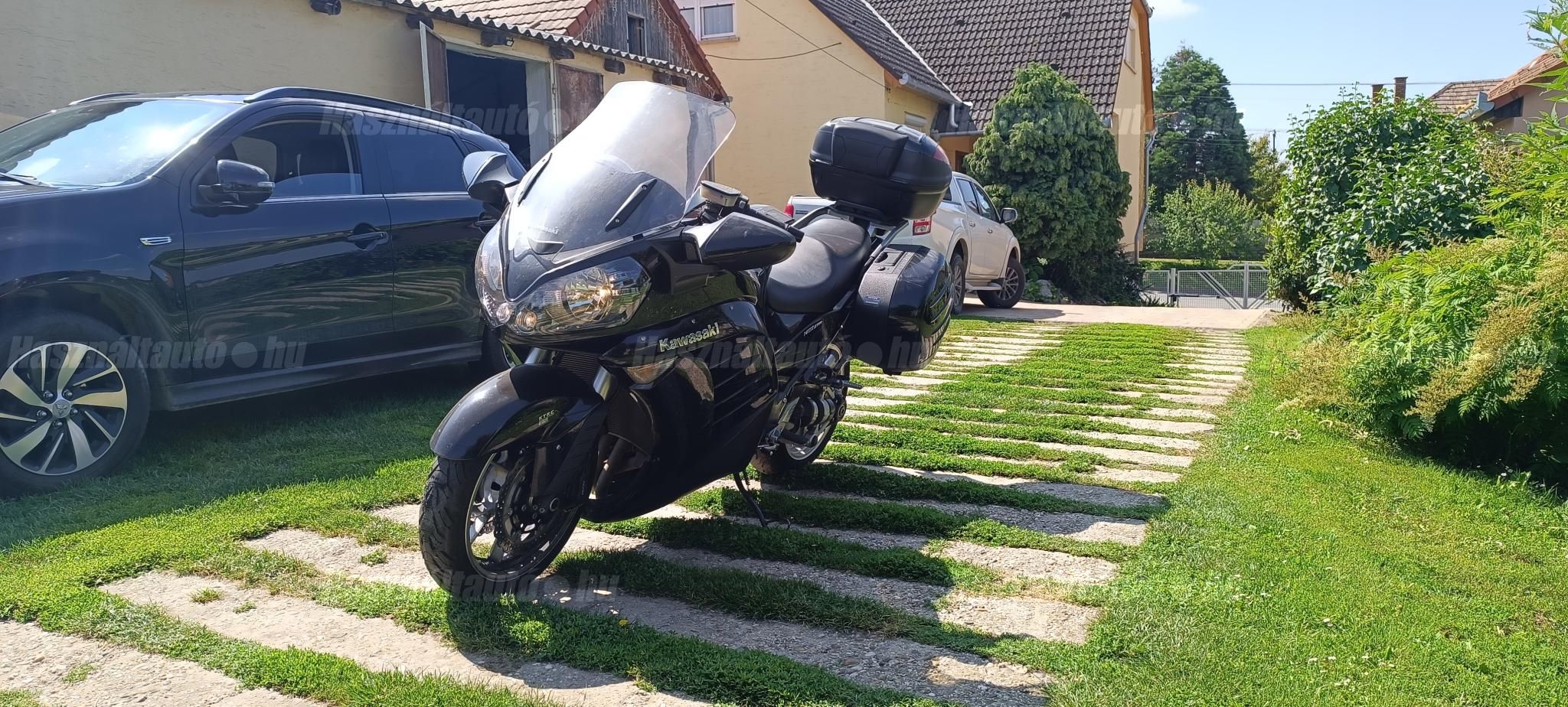 KAWASAKI GTR 1400 2011 - 1