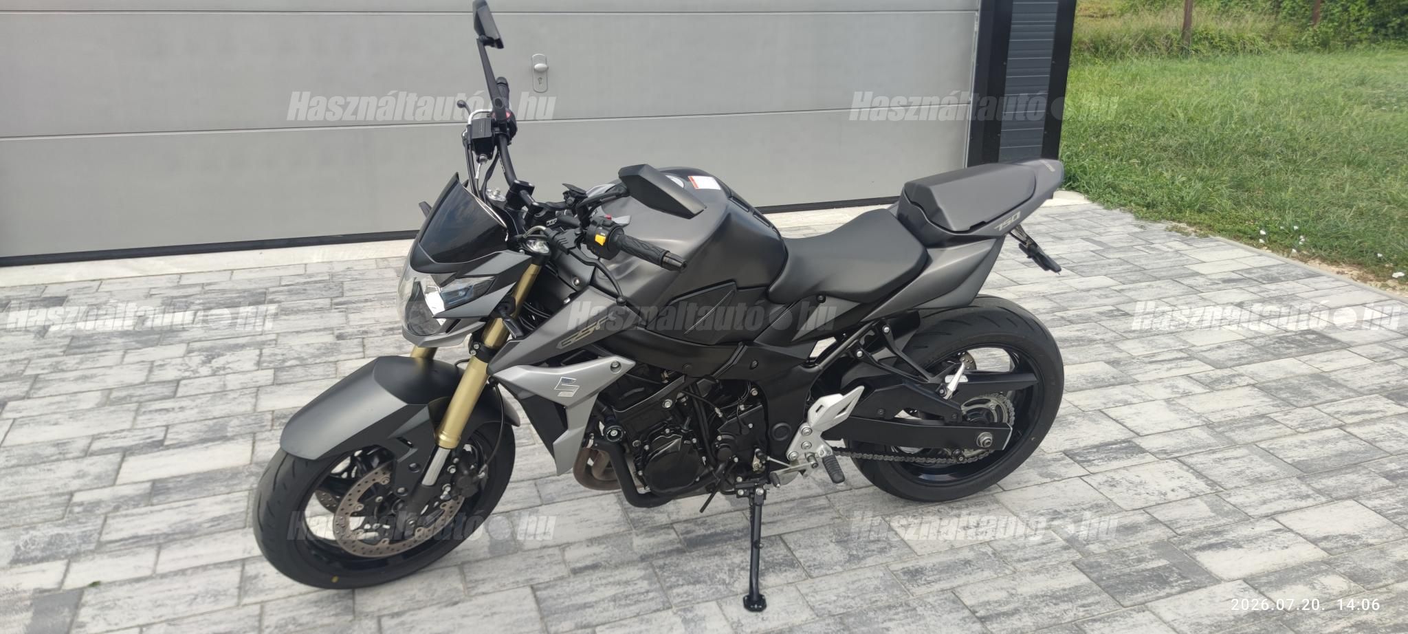 SUZUKI GSR 750 2015/4 - 1