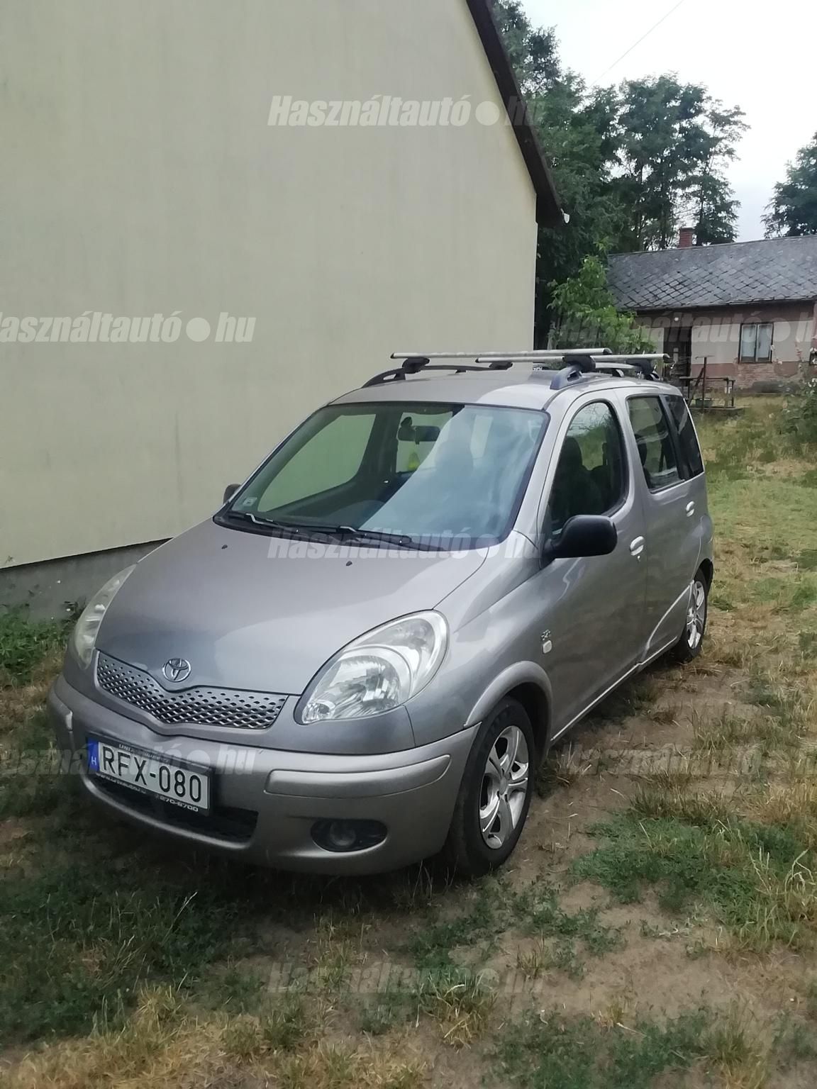 TOYOTA YARIS VERSO 2003/6 - 1