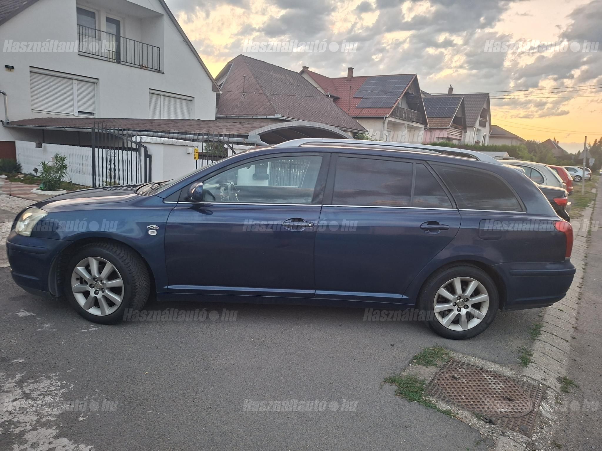 TOYOTA AVENSIS 2004/12 - 1