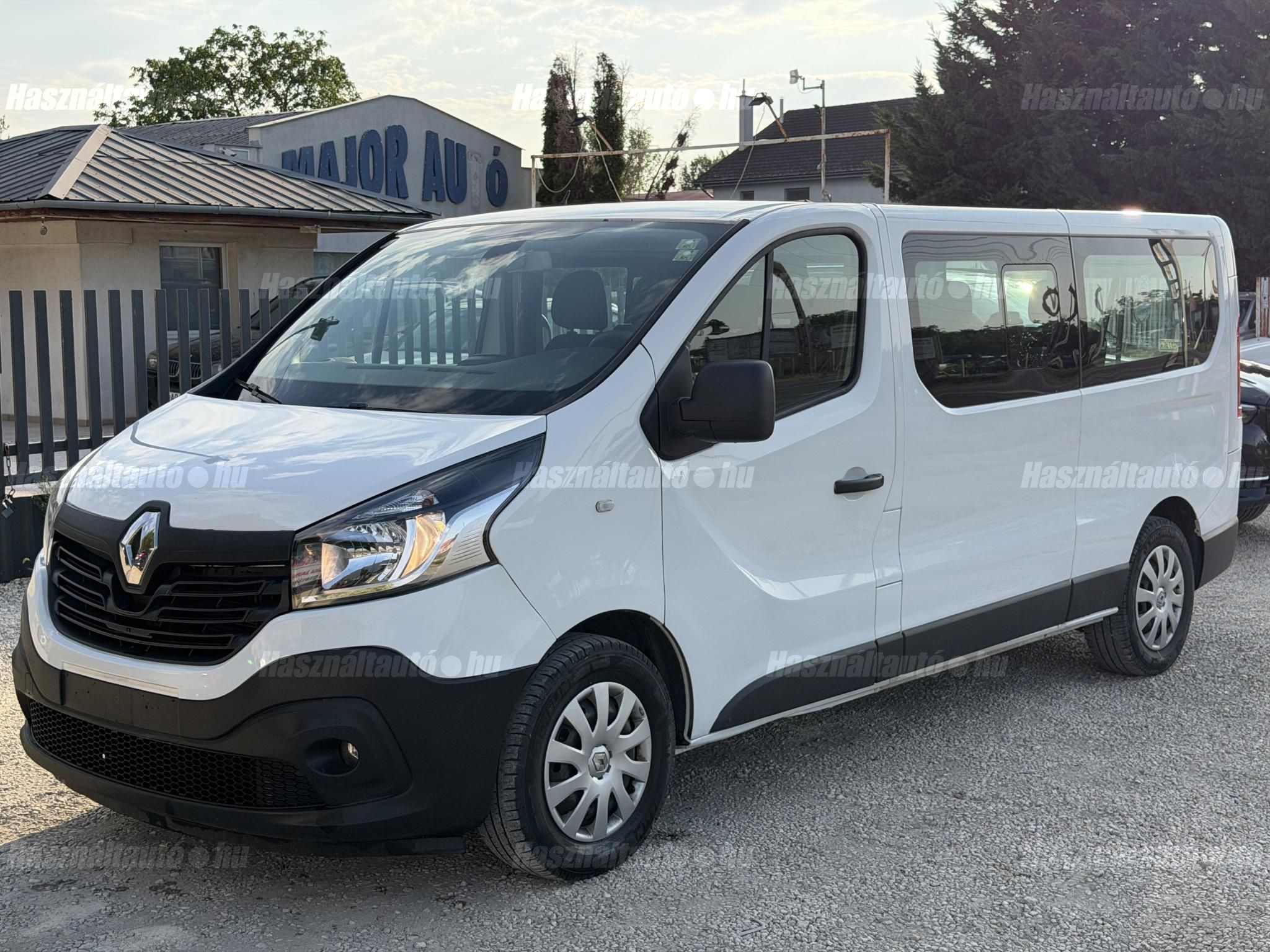 RENAULT TRAFIC 2016 - 1