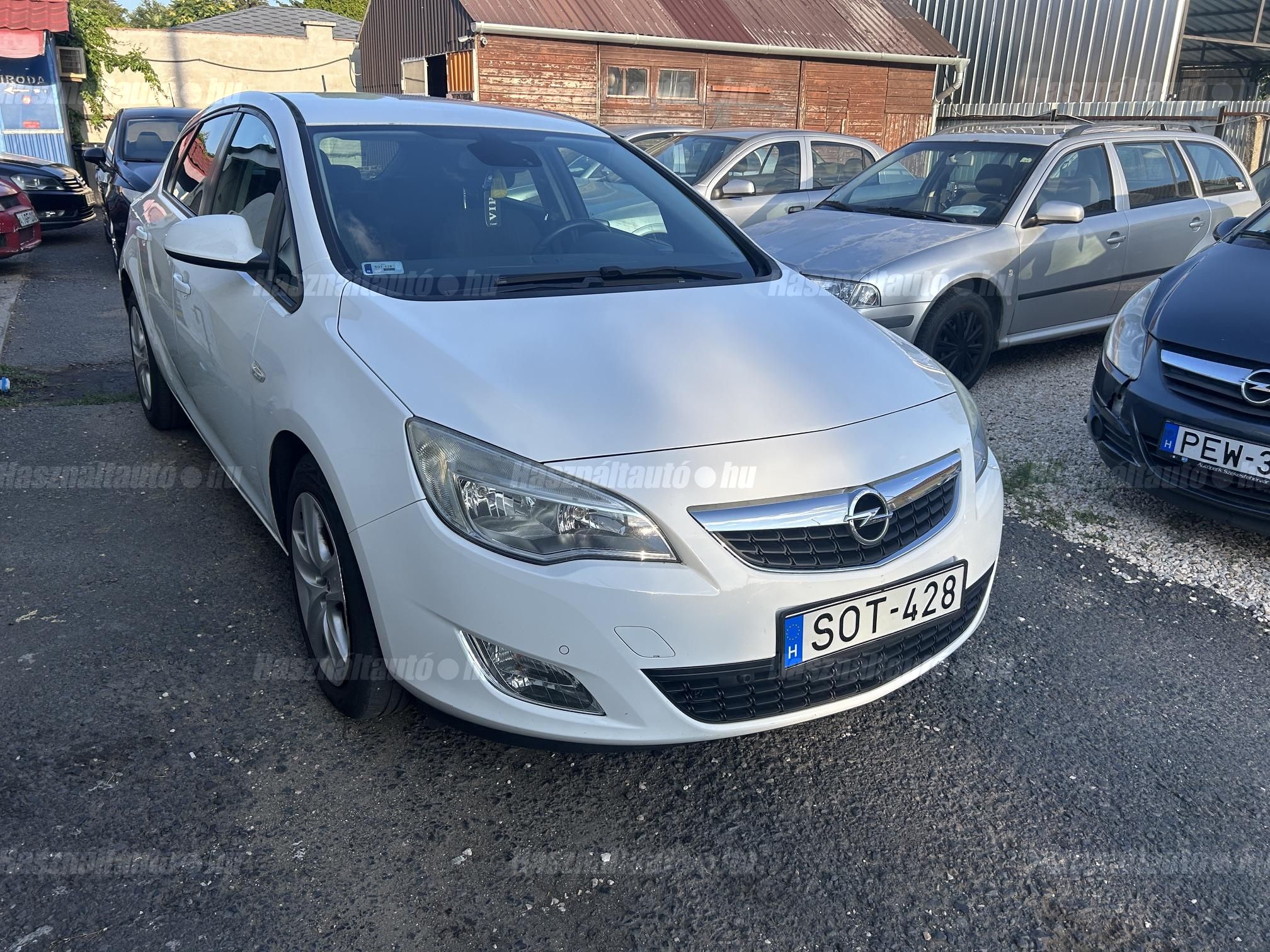 OPEL ASTRA J 2011/12 - 1