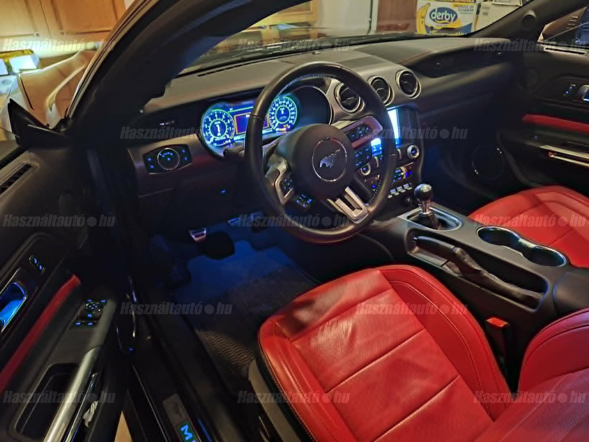 FORD MUSTANG 2020 - 1