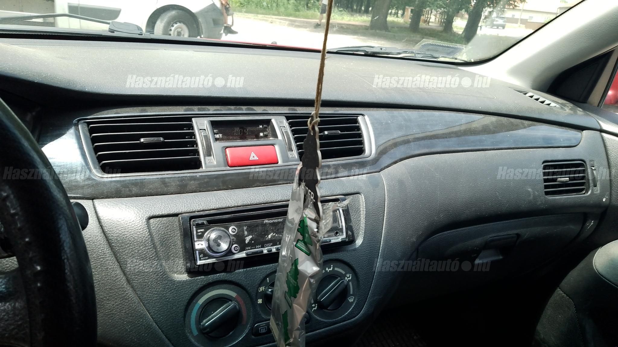 MITSUBISHI LANCER 2004/6 - 1