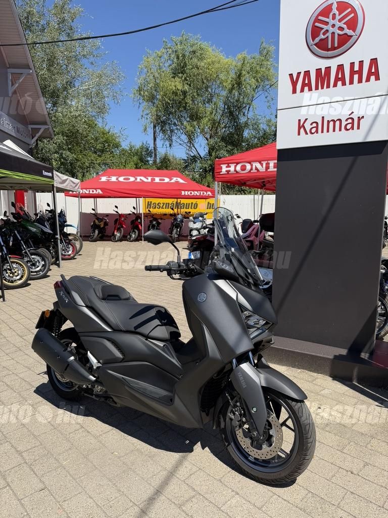 YAMAHA X-MAX 300 2024/5 - 1