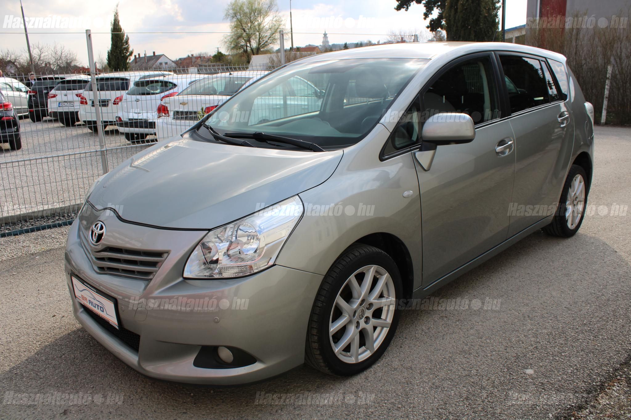 TOYOTA VERSO 2013/3 - 1