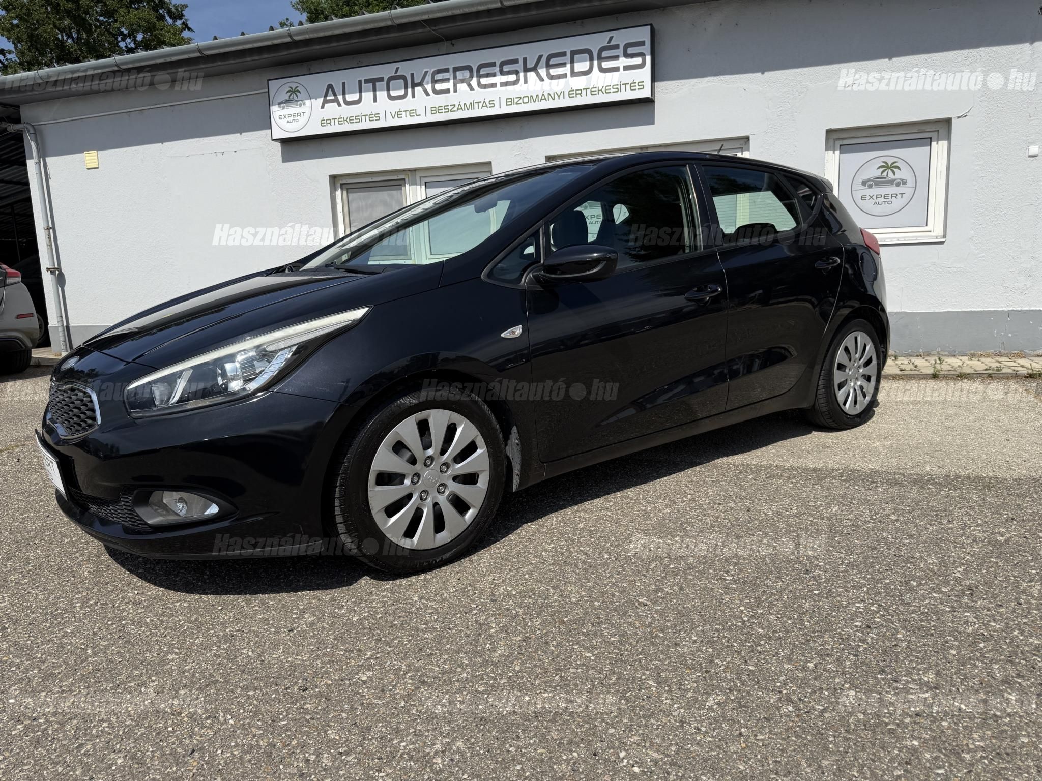 KIA CEE'D 2013/4 - 1