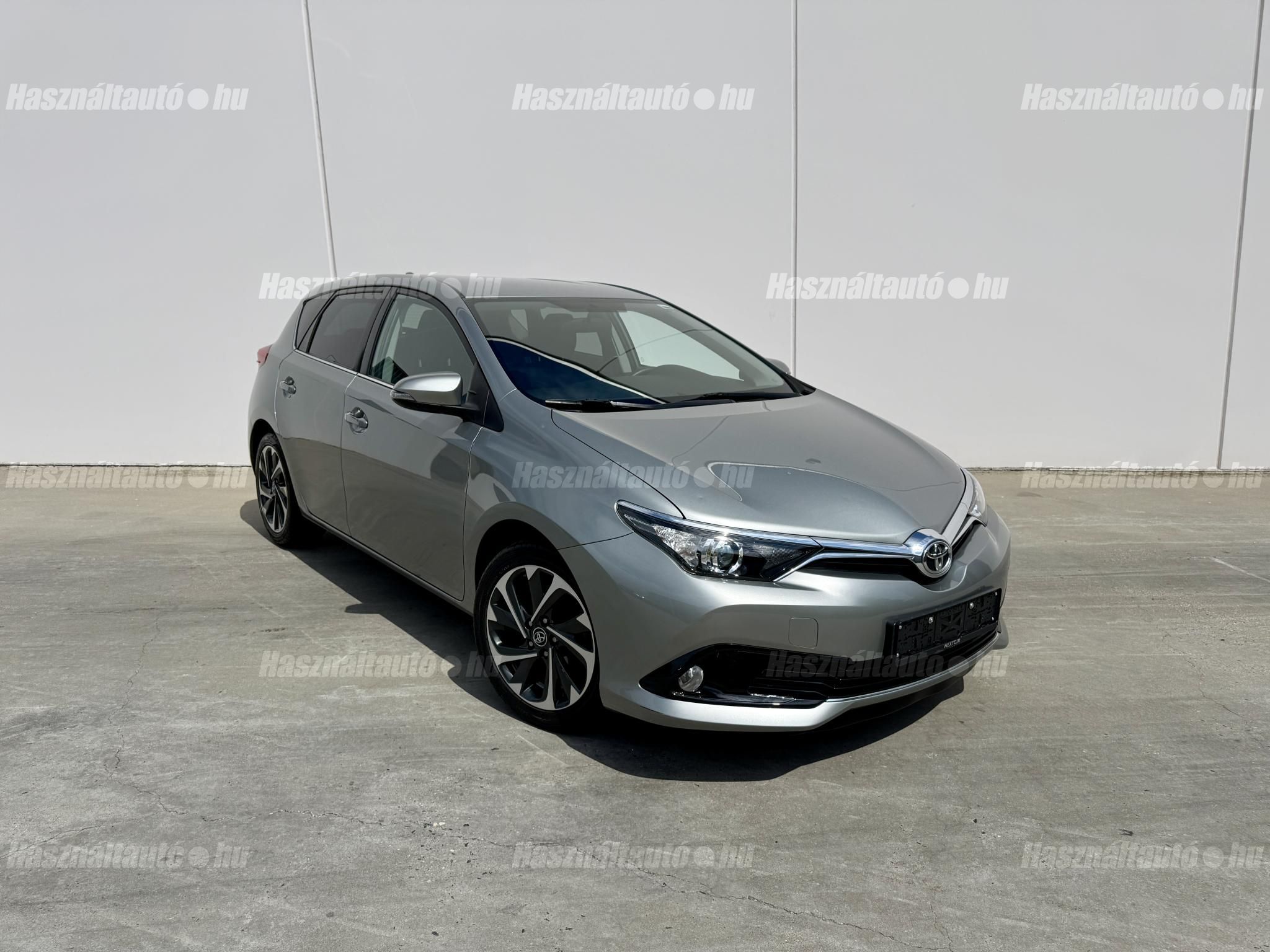 TOYOTA AURIS 2016/3 - 1