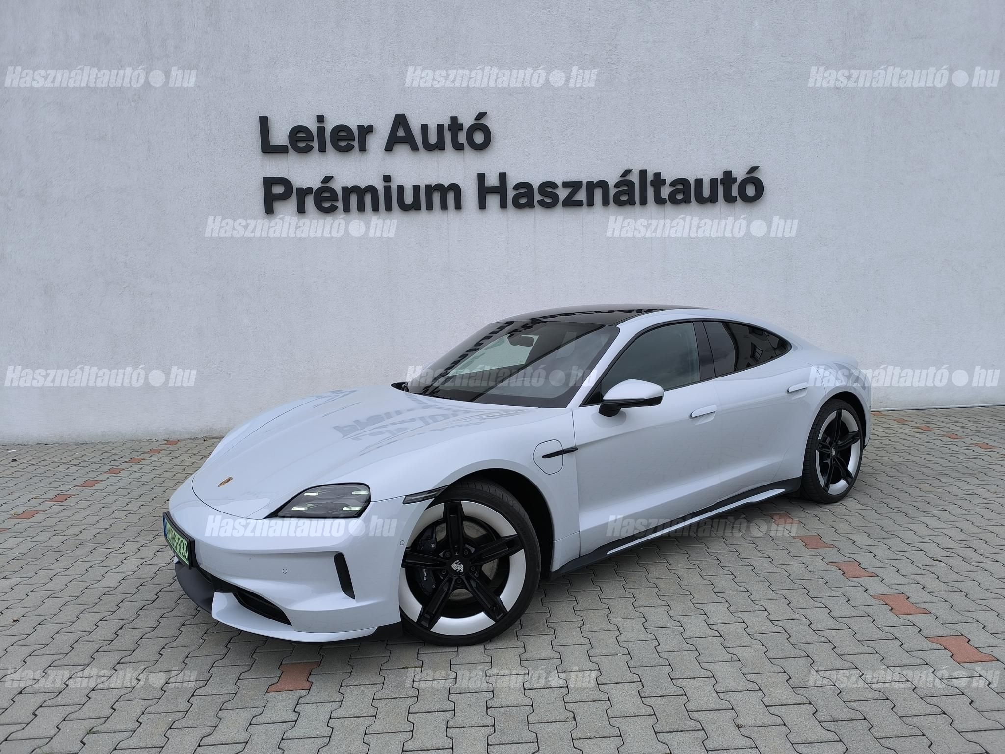 PORSCHE TAYCAN 2024/11 - 1