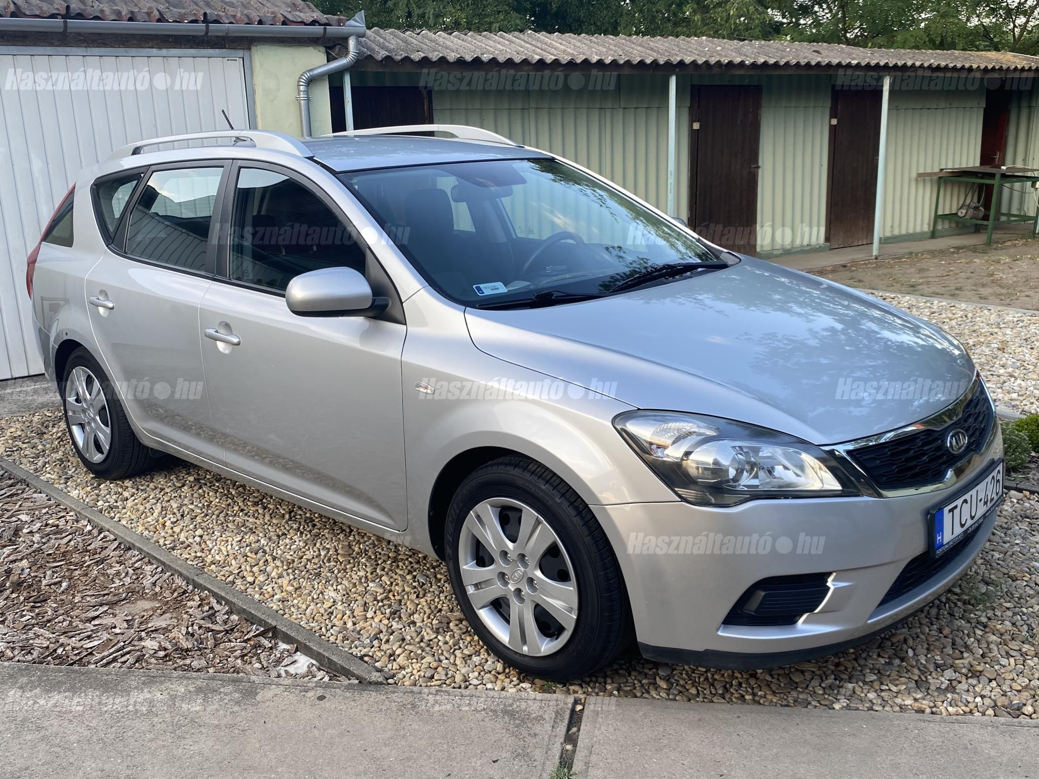 KIA CEE'D 2010/10 - 1